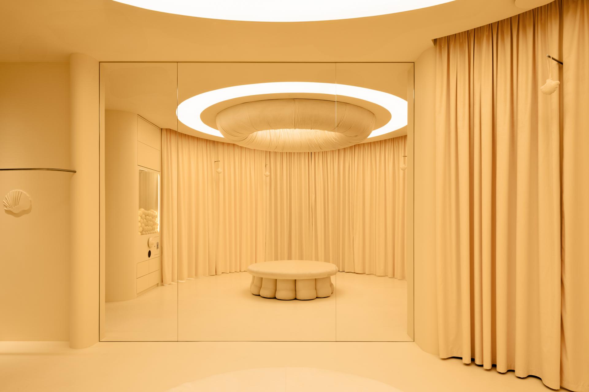 London Design Awards Winner - EMBODY - Afimall Flagship store