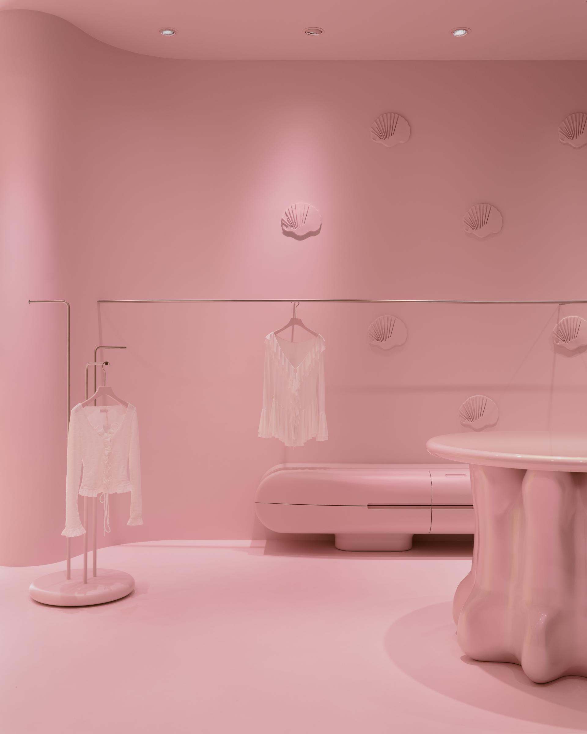 London Design Awards Winner - EMBODY - Afimall Flagship store