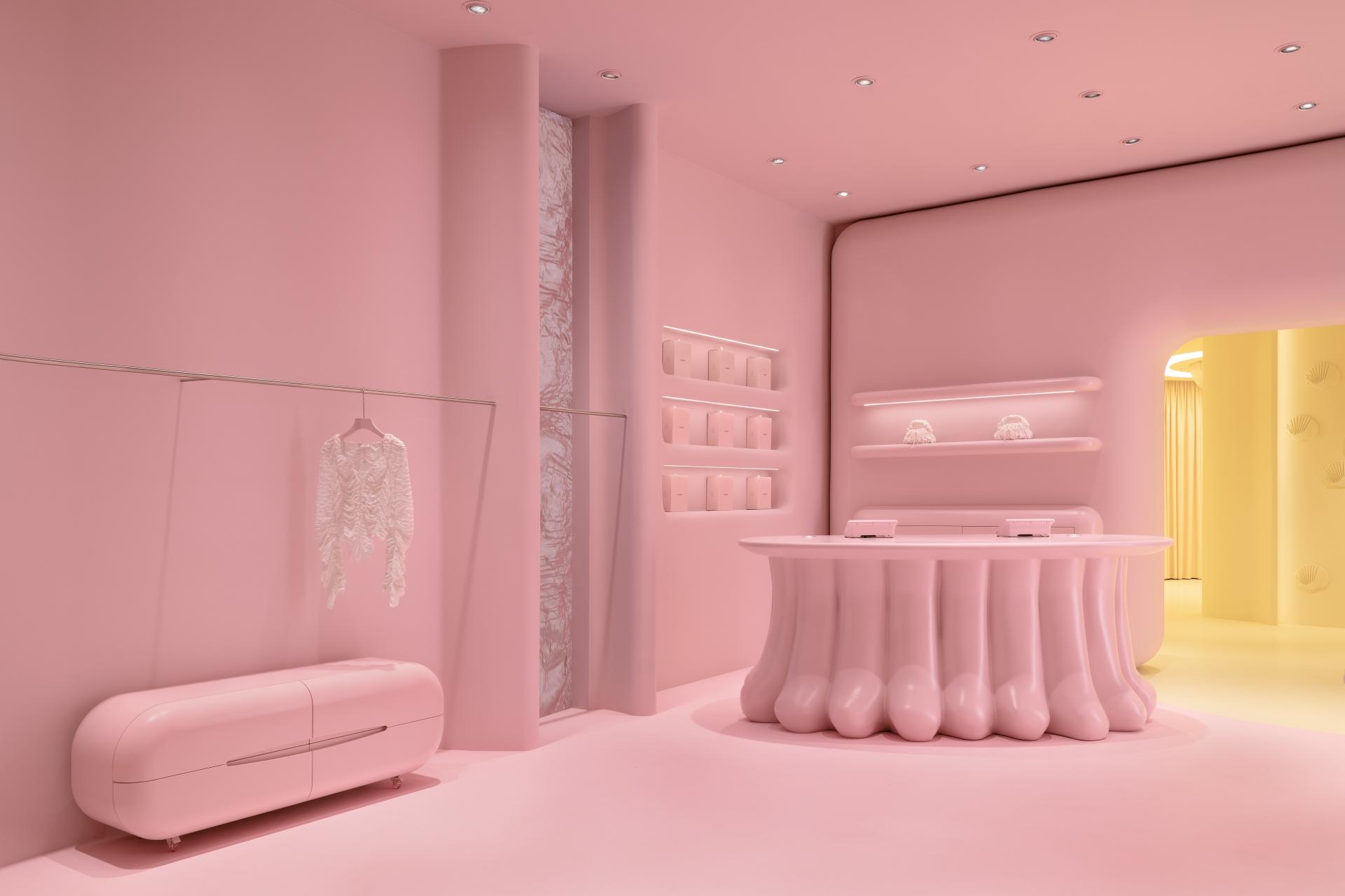 London Design Awards Winner - EMBODY - Afimall Flagship store