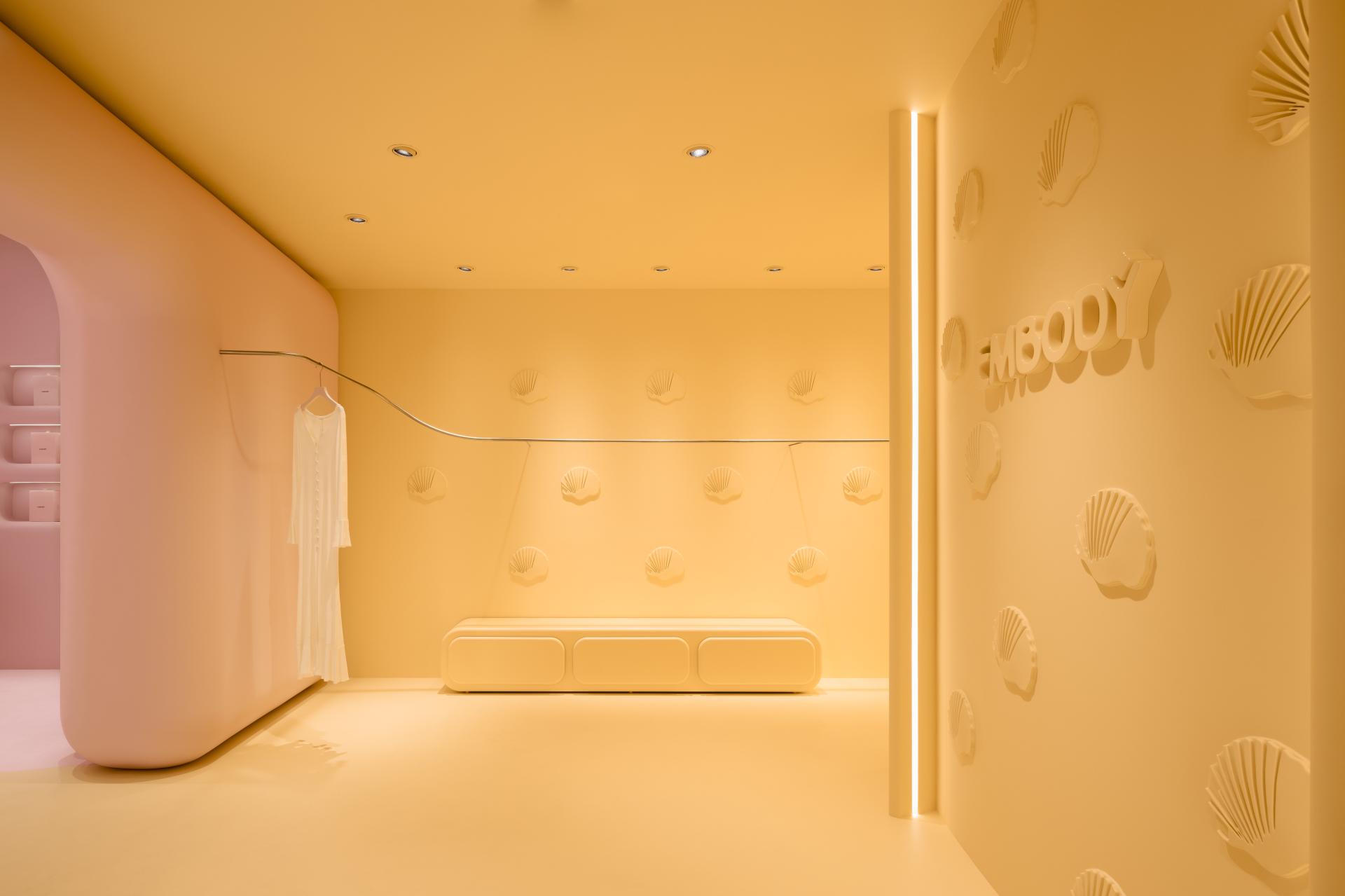 London Design Awards Winner - EMBODY - Afimall Flagship store