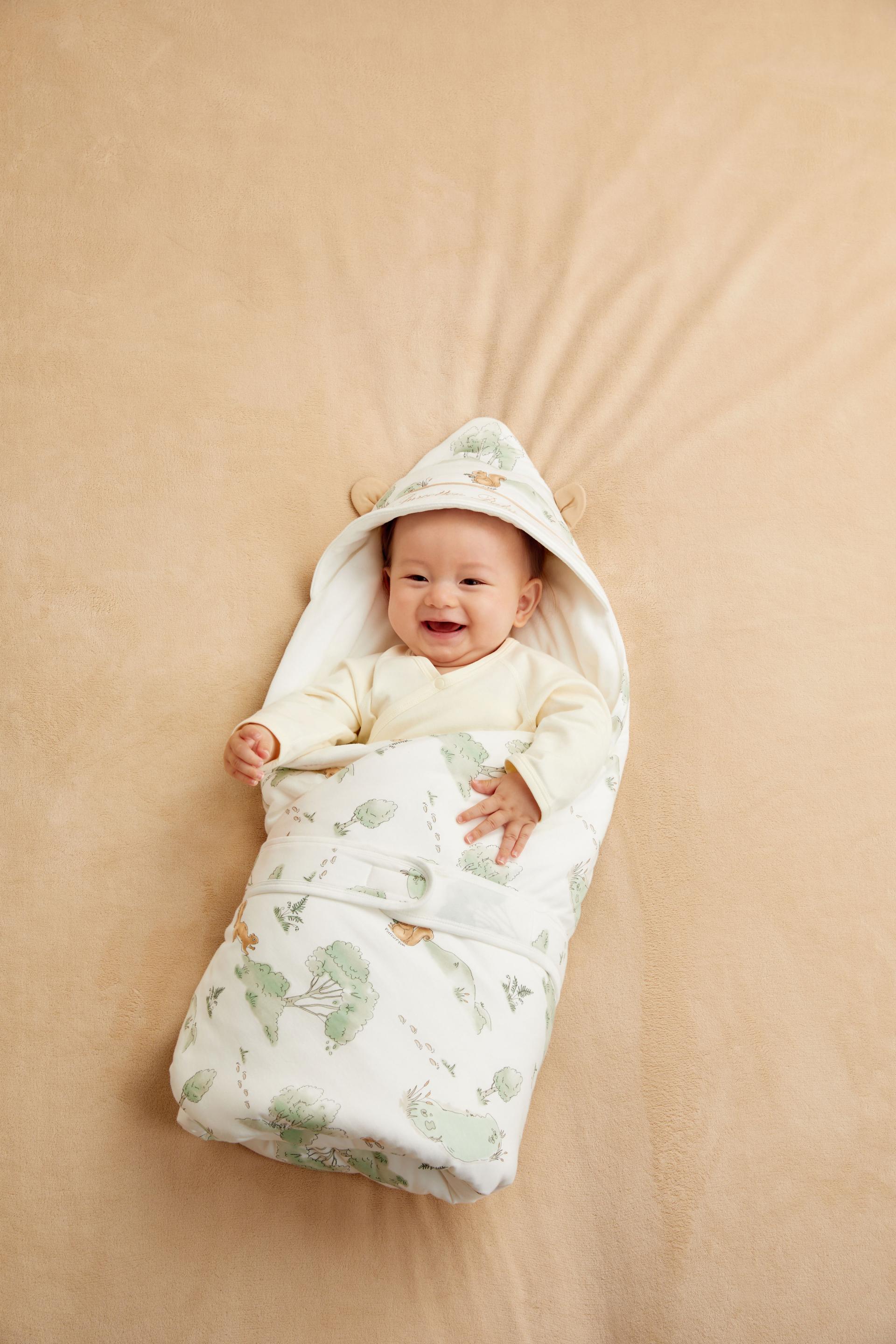 London Design Awards Winner - Lining-Detachable Knitted Baby Swaddle