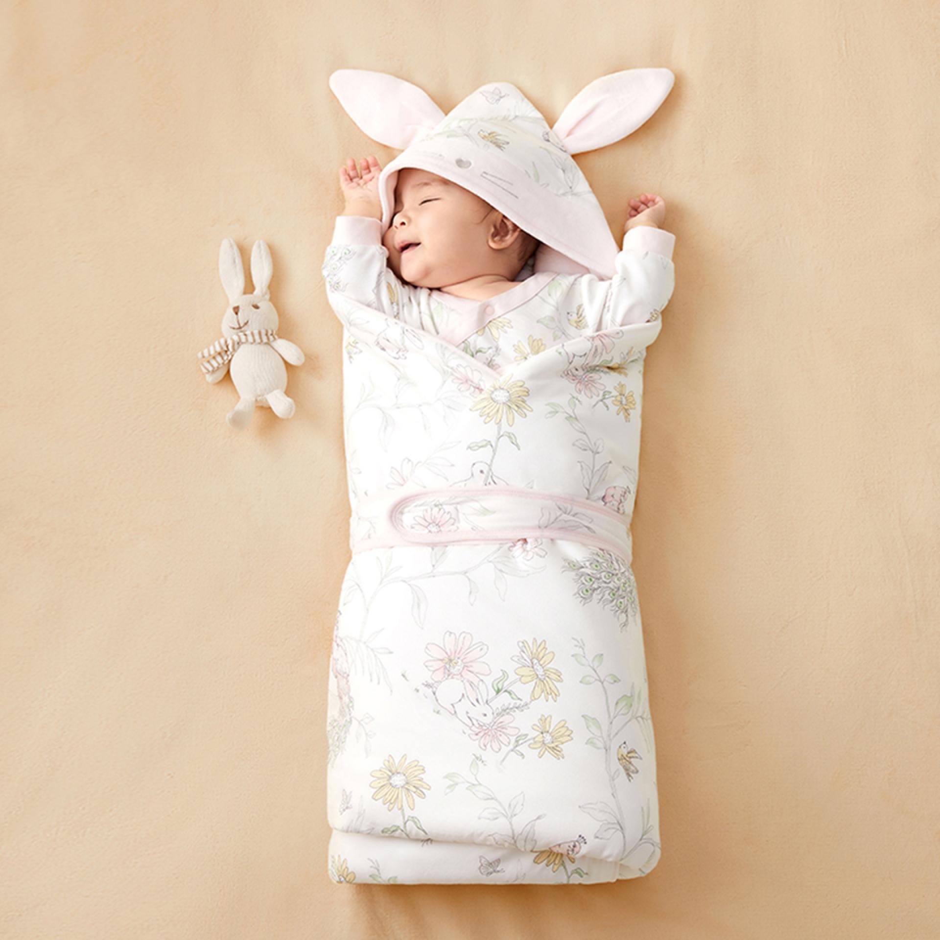 London Design Awards Winner - Lining-Detachable Knitted Baby Swaddle