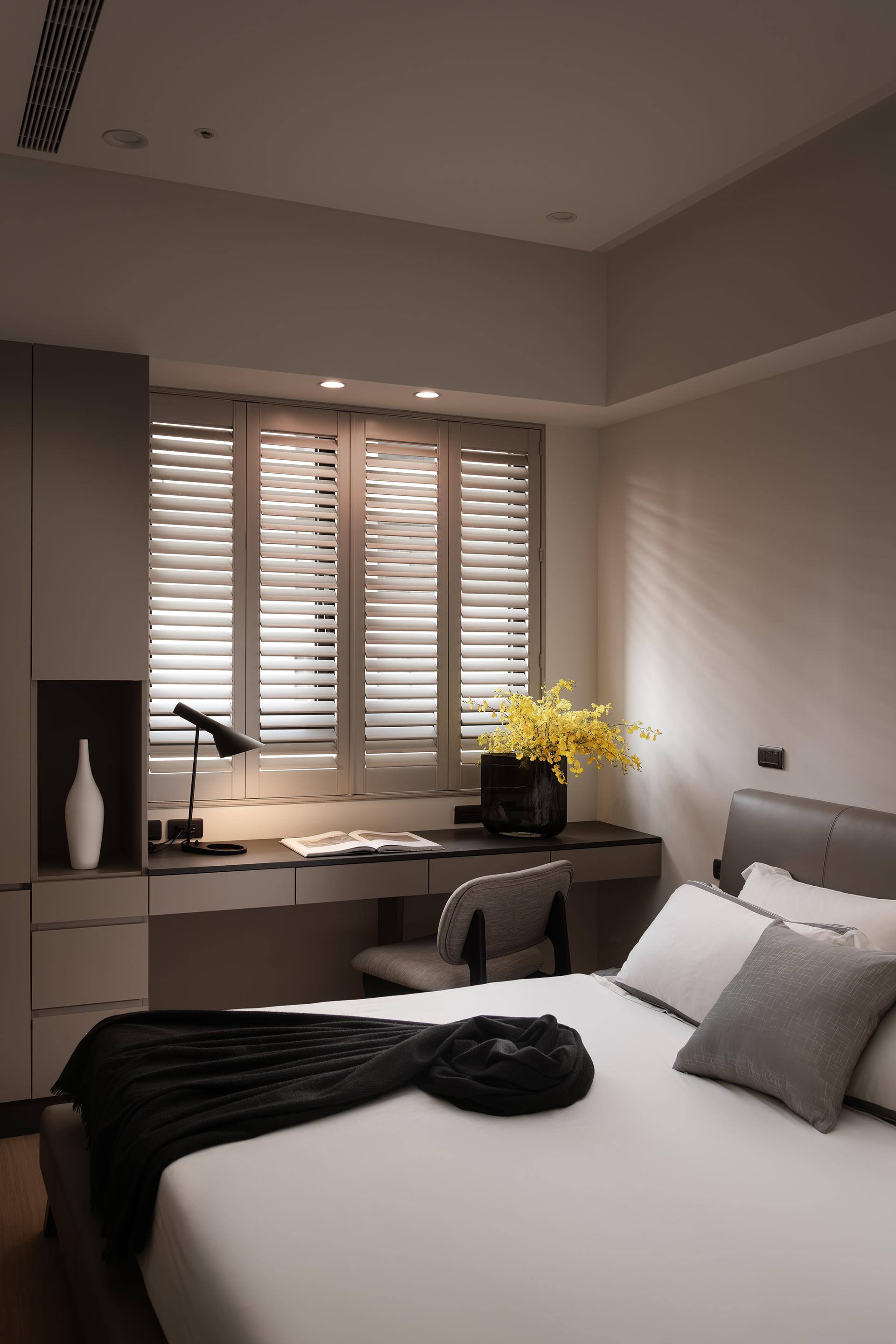 London Design Awards Winner - Flowing Home: A Sanctuary of Subtle Opulence