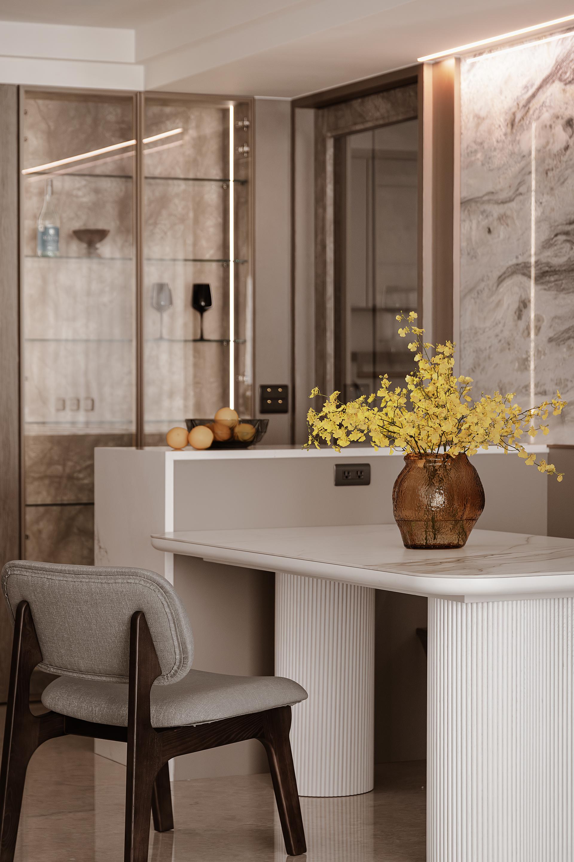 London Design Awards Winner - Flowing Home: A Sanctuary of Subtle Opulence