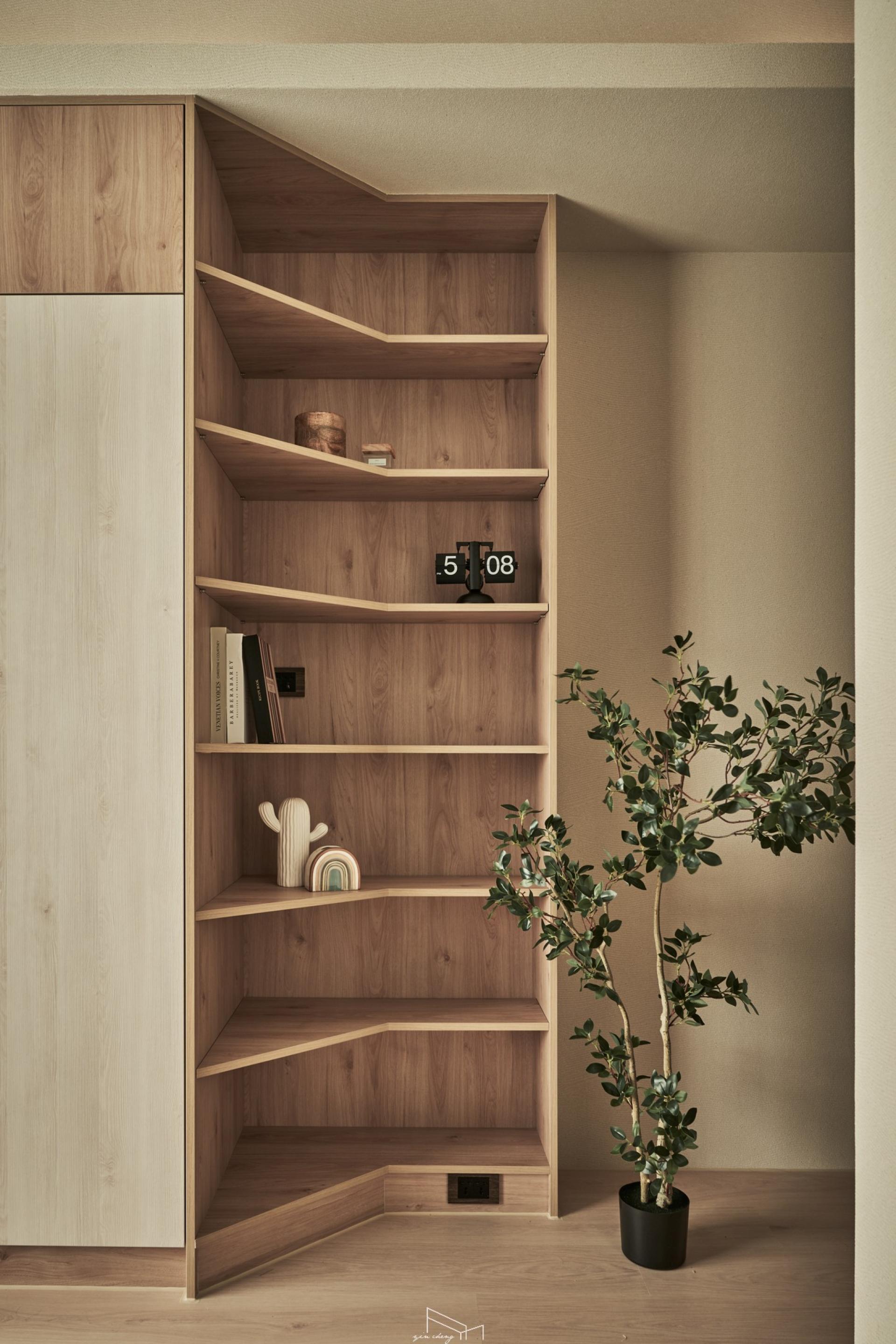 London Design Awards Winner - Tipsy in the Realm of Wood