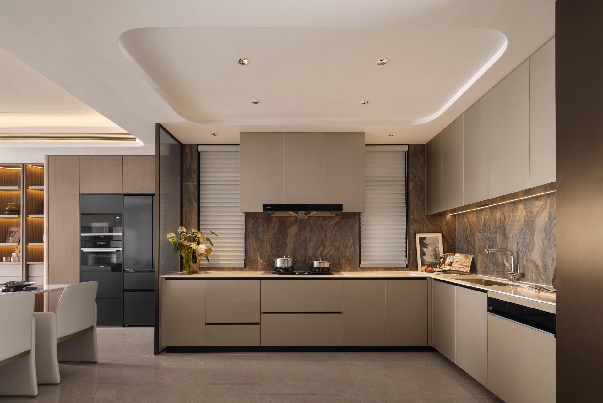 London Design Awards Winner - Peak Of The World B3 Show Flat
