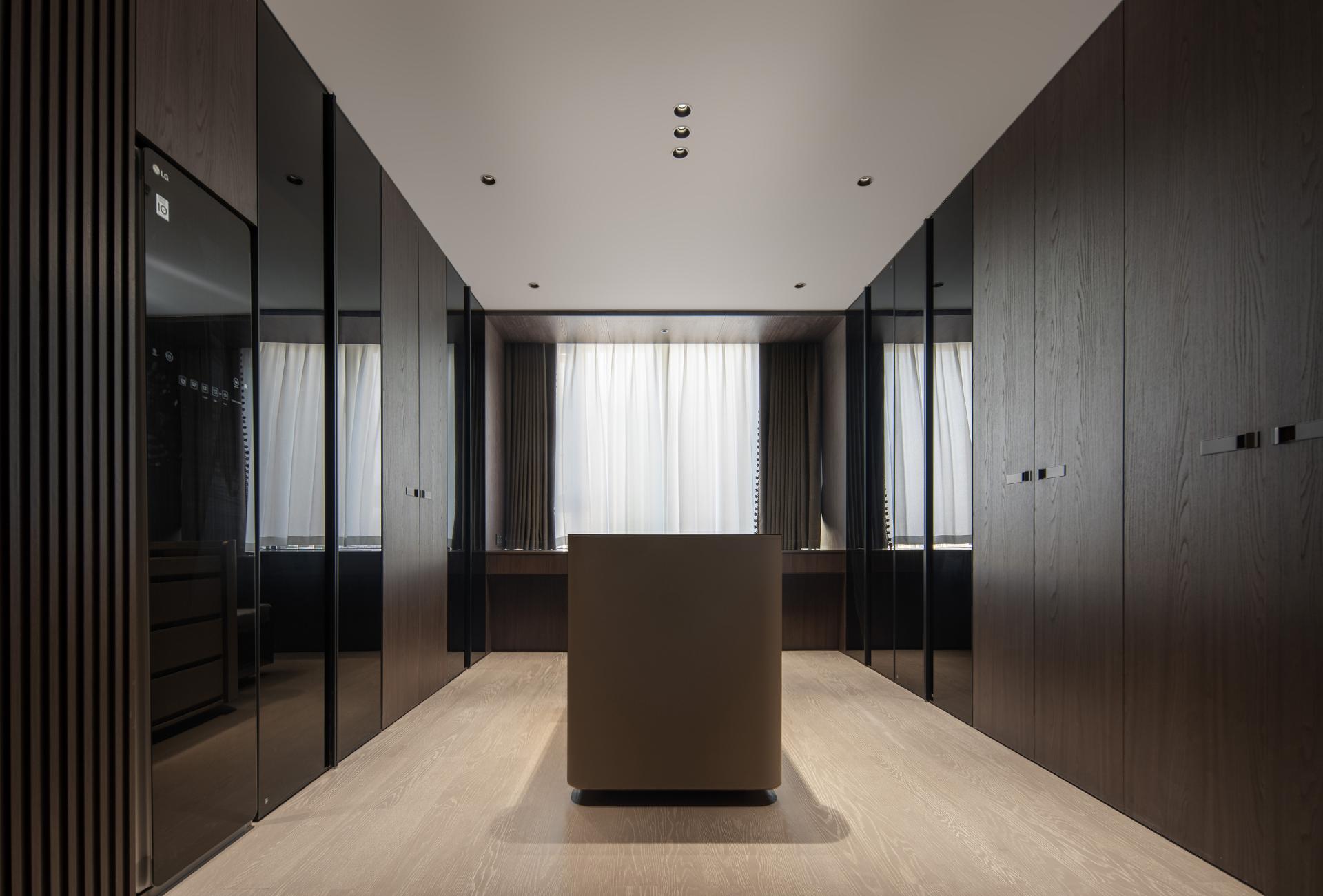 London Design Awards Winner - Minimalist Narrative