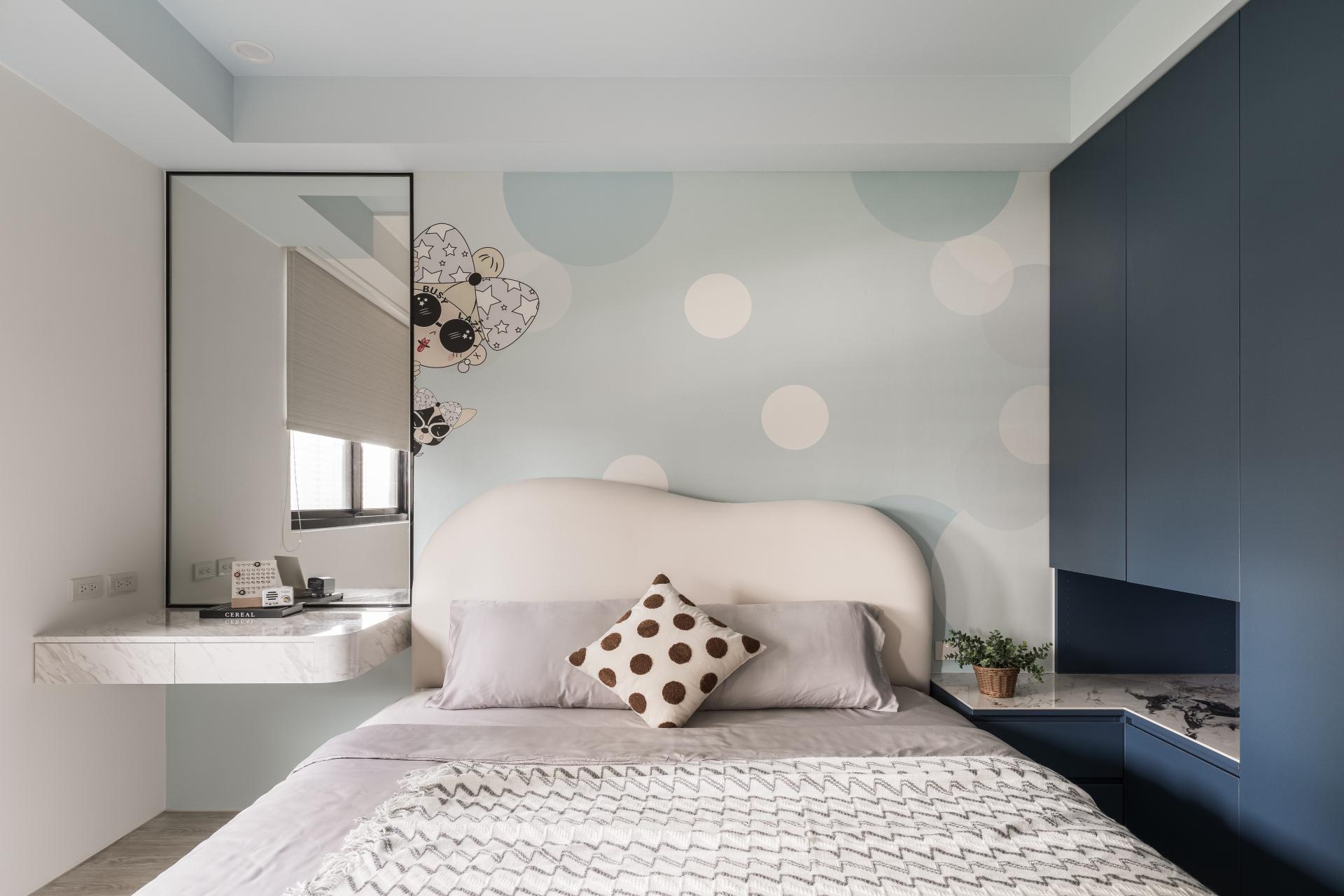 London Design Awards Winner - Live in your color.