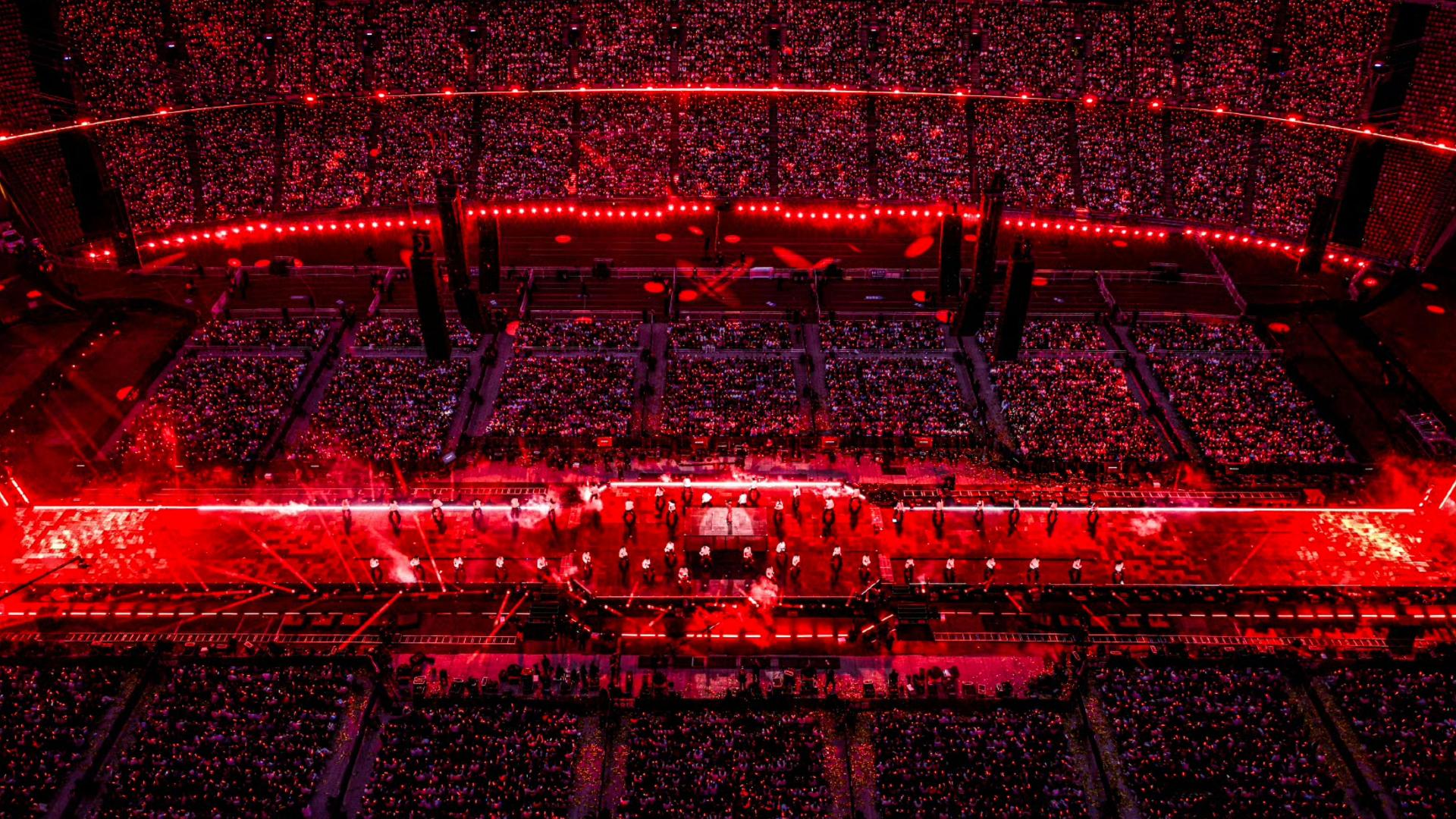 London Design Awards Winner - 2025 JASON ZHANG FUTURE·LIVE LEAVE FOR 1982 WORLD TOUR