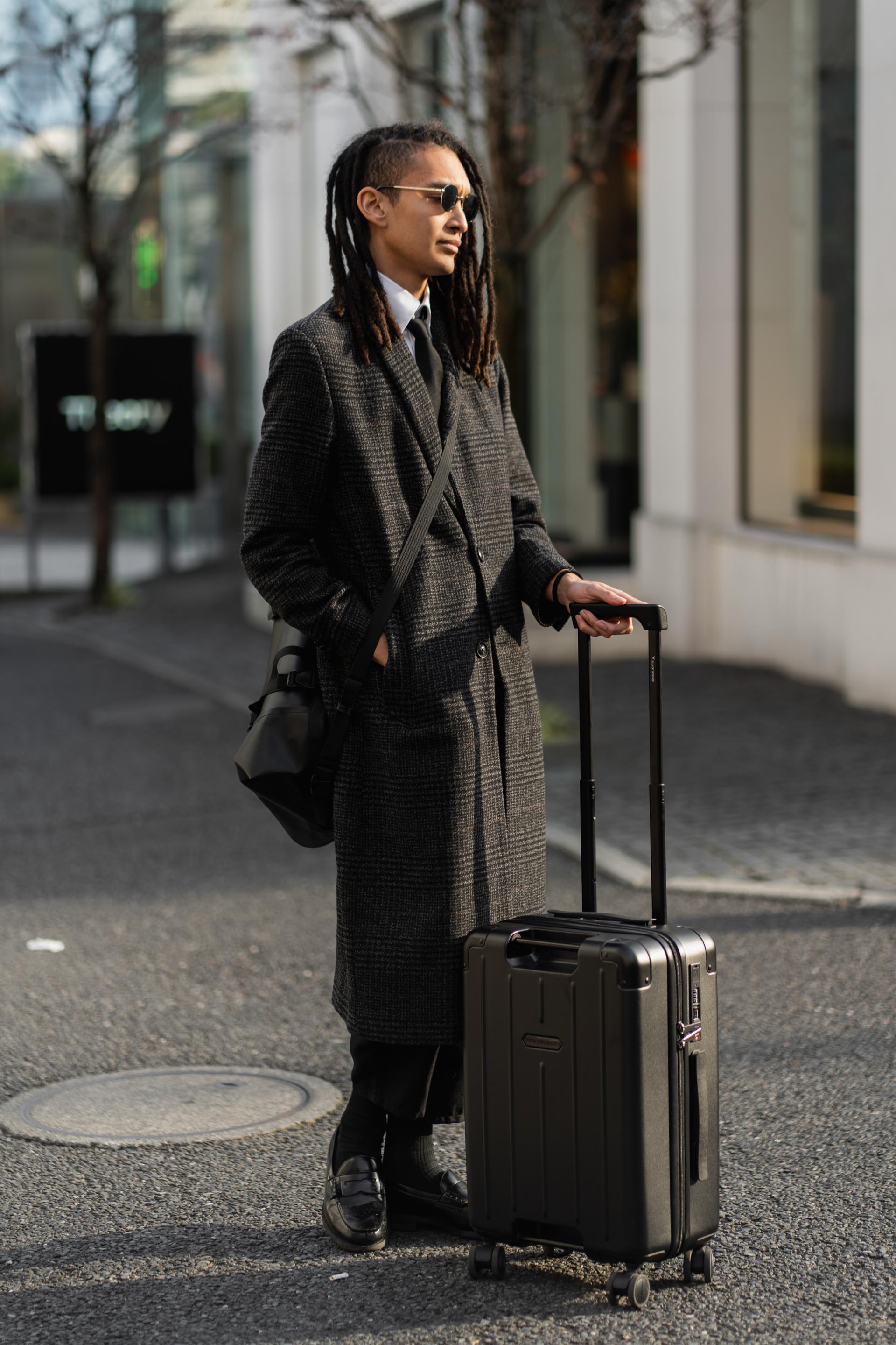 London Design Awards Winner - Black Voyage AirCabin Pro 