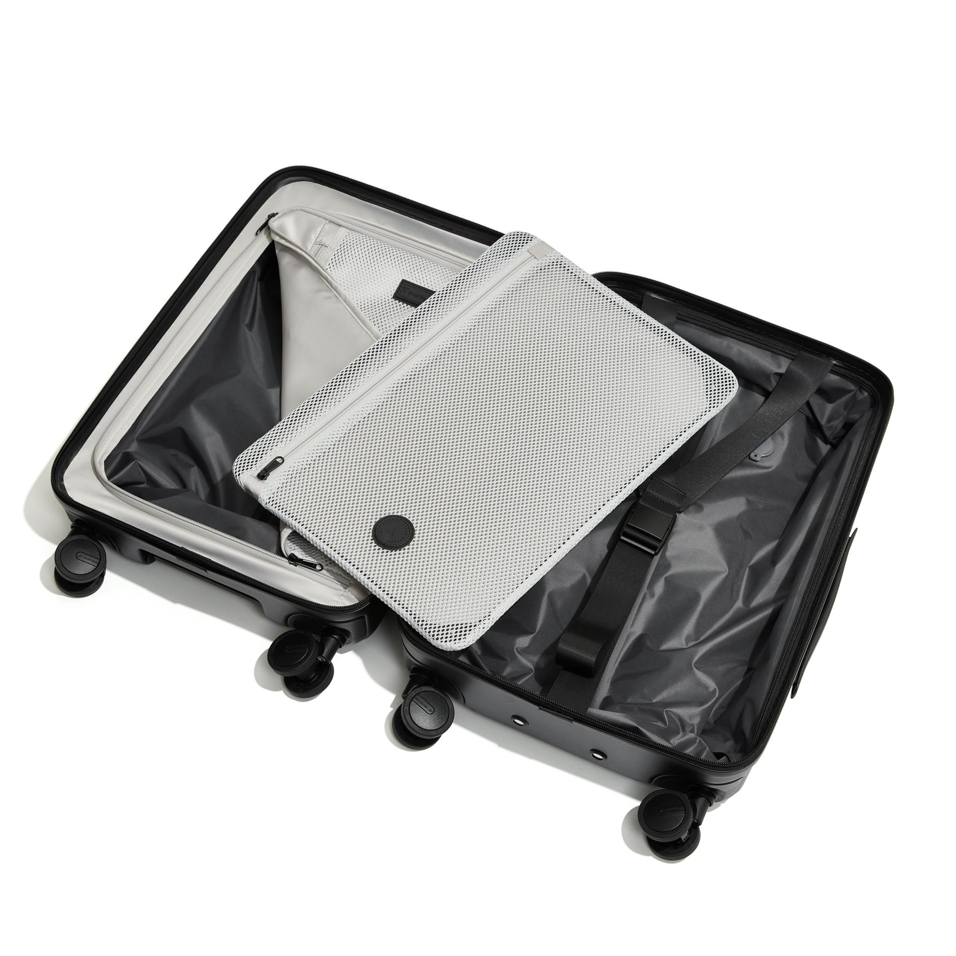 London Design Awards Winner - Black Voyage AirCabin Pro 
