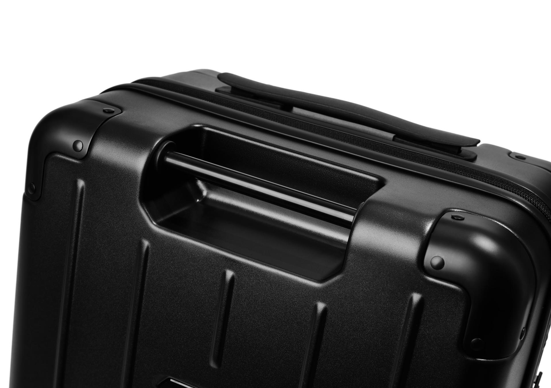 London Design Awards Winner - Black Voyage AirCabin Pro 