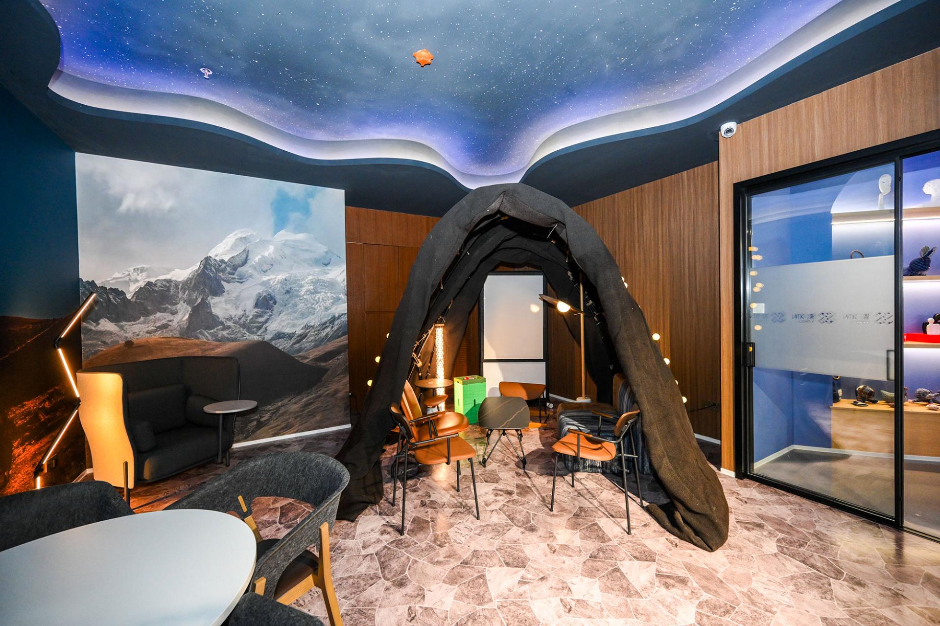 London Design Awards Winner - Overall Design and Renovation of JuXIN Space