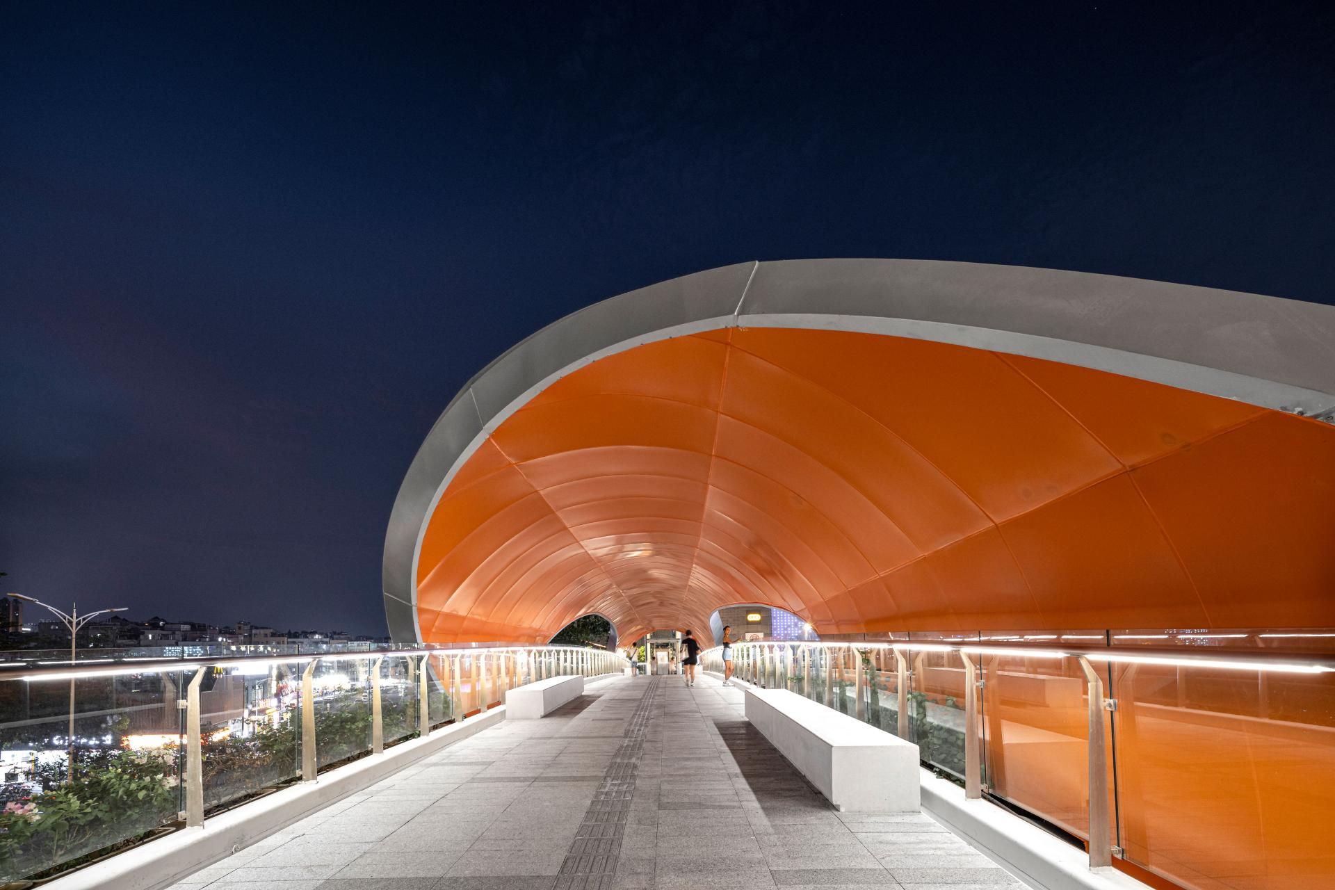 London Design Awards Winner - Jinqi Bridge, Guangzhou, China