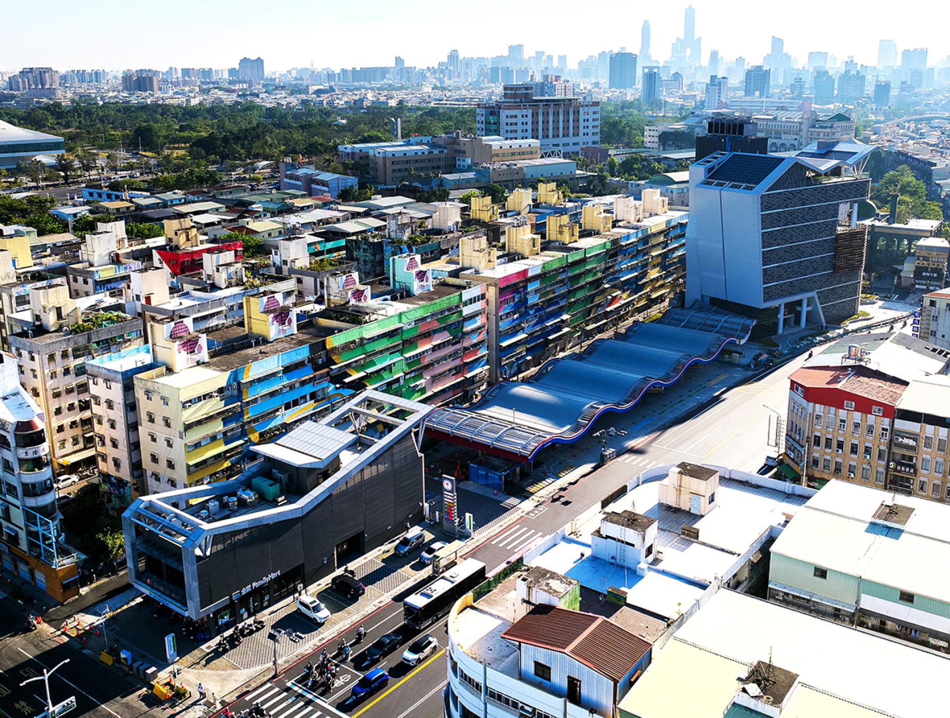 London Design Awards Winner - 中油高雄營業處大樓及加油站-CPC Kaohsiung Headquarters & Fueling Station
