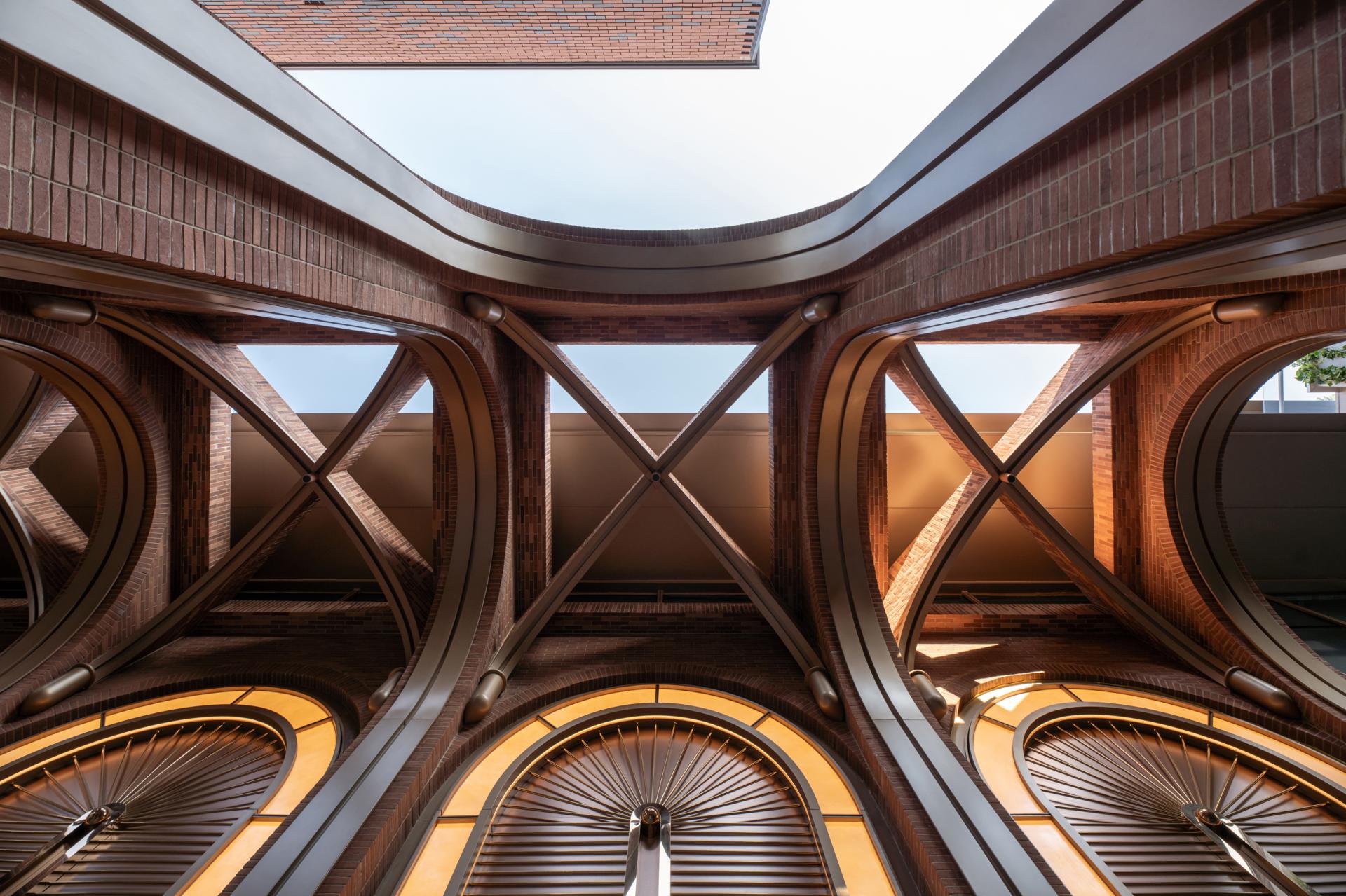 London Design Awards Winner - Chongqing Hill Commercial District