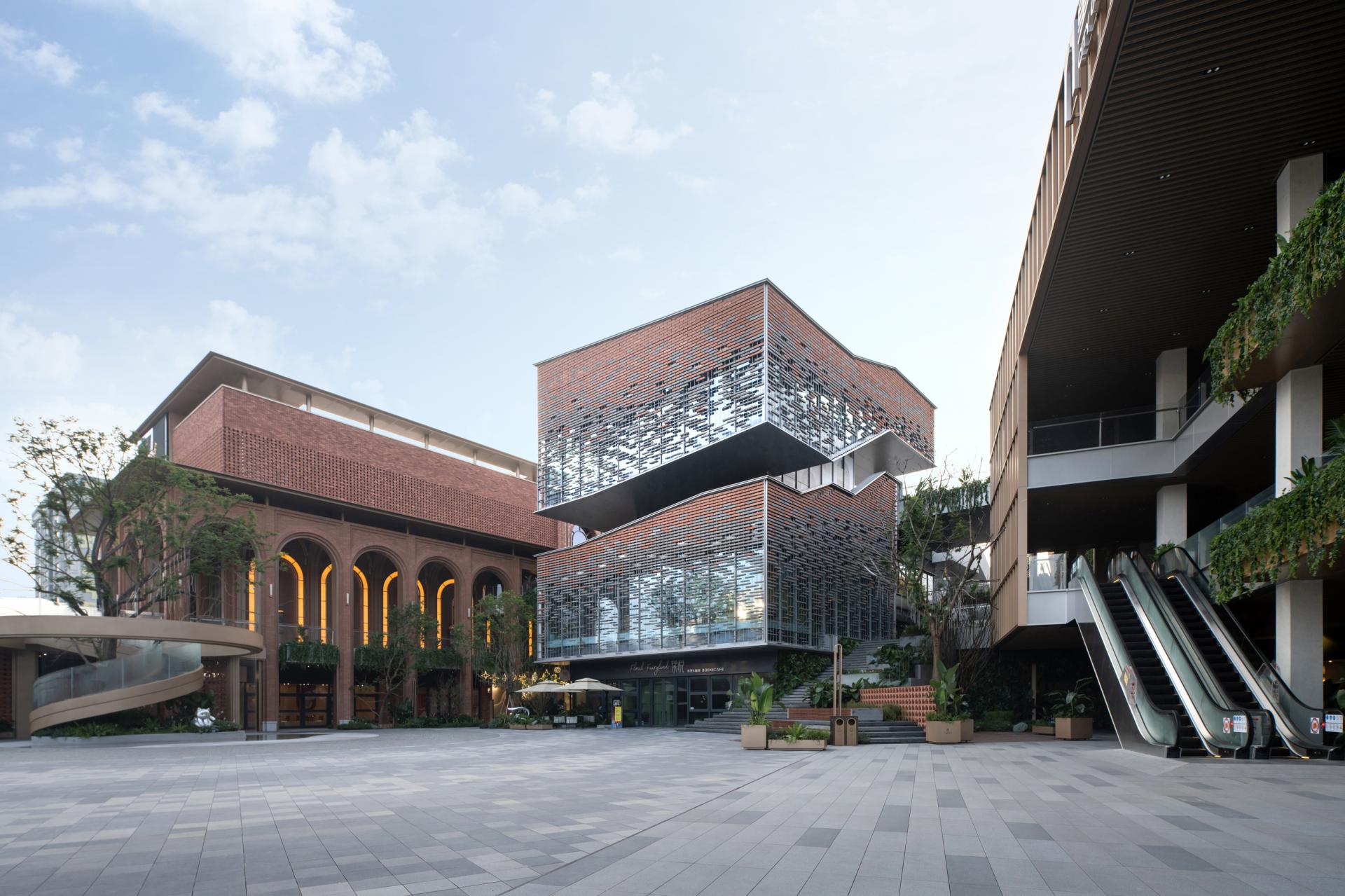 London Design Awards Winner - Chongqing Hill Commercial District