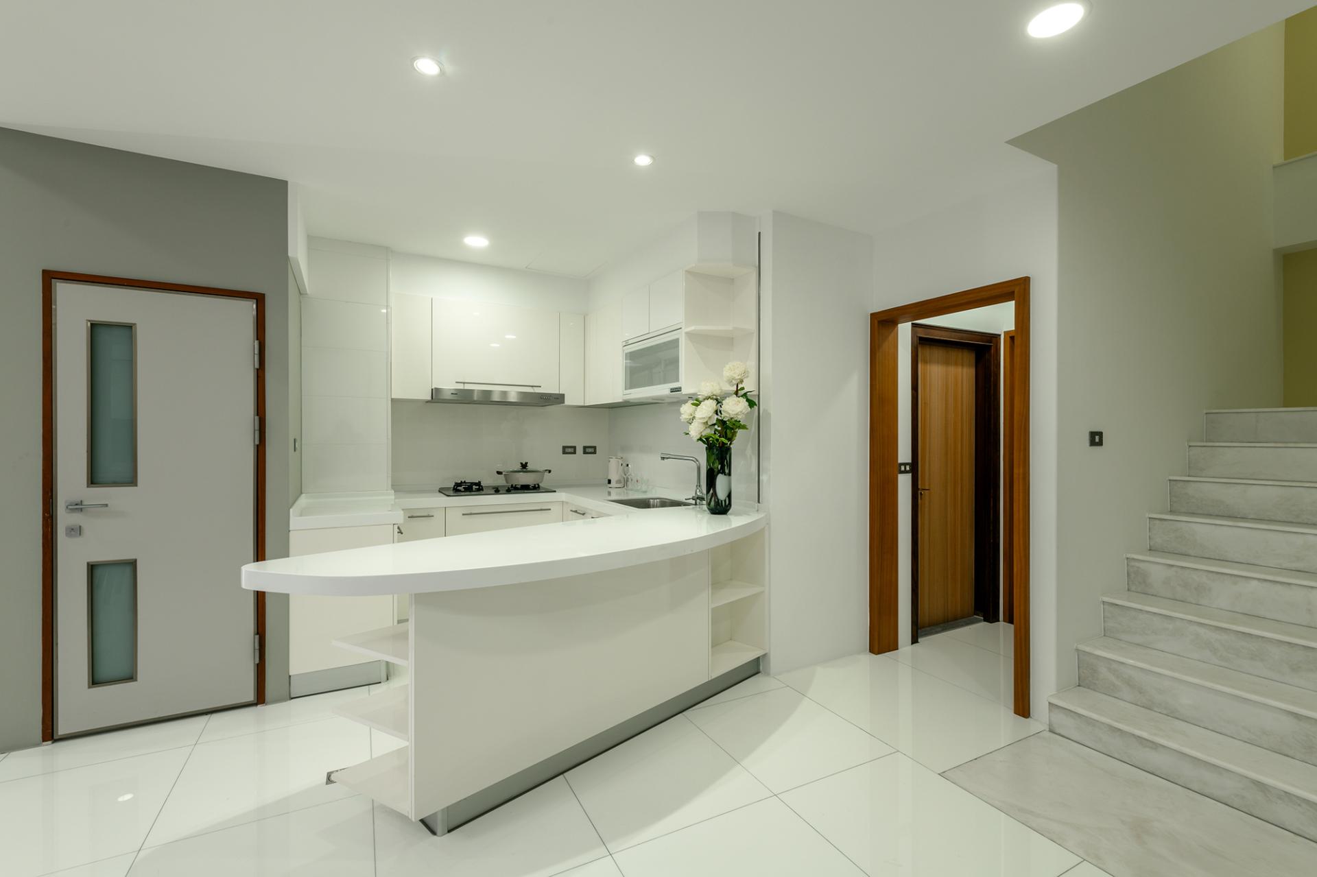 London Design Awards Winner - Jade Dreams, Pearl Whispers