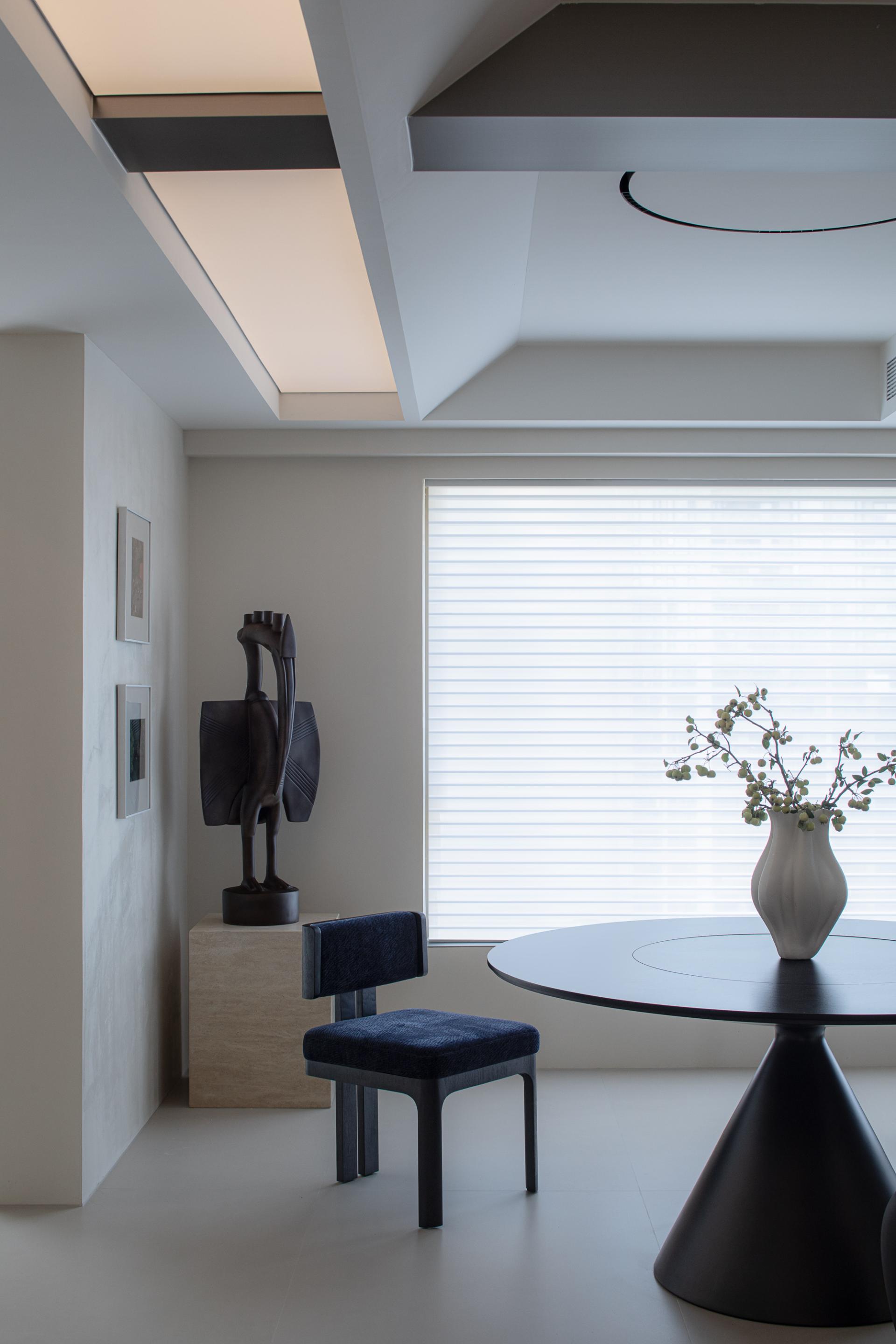 London Design Awards Winner - The wind dyes the moon white, the sky is as clear as jade