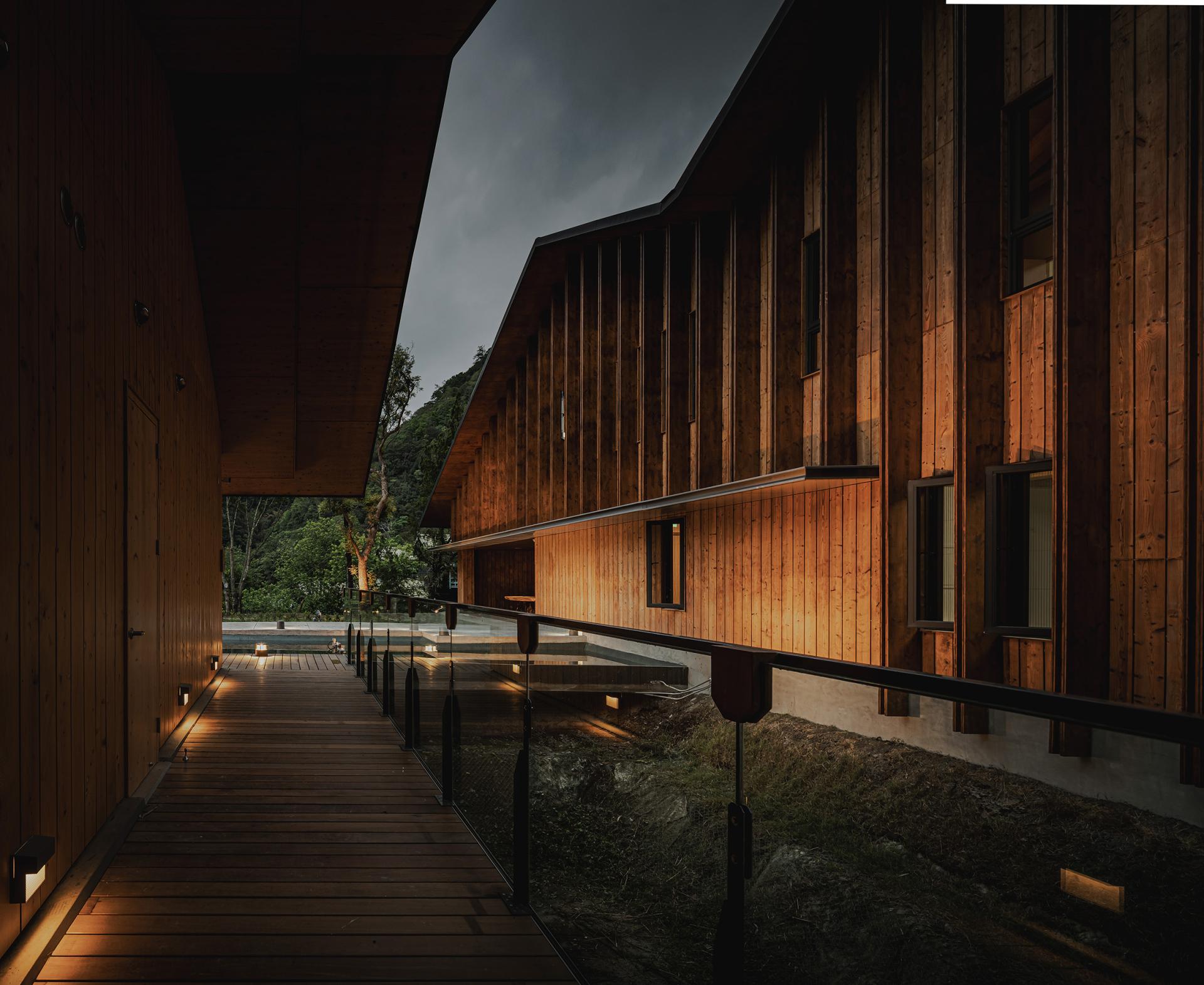 London Design Awards Winner - Light Without Disturbance