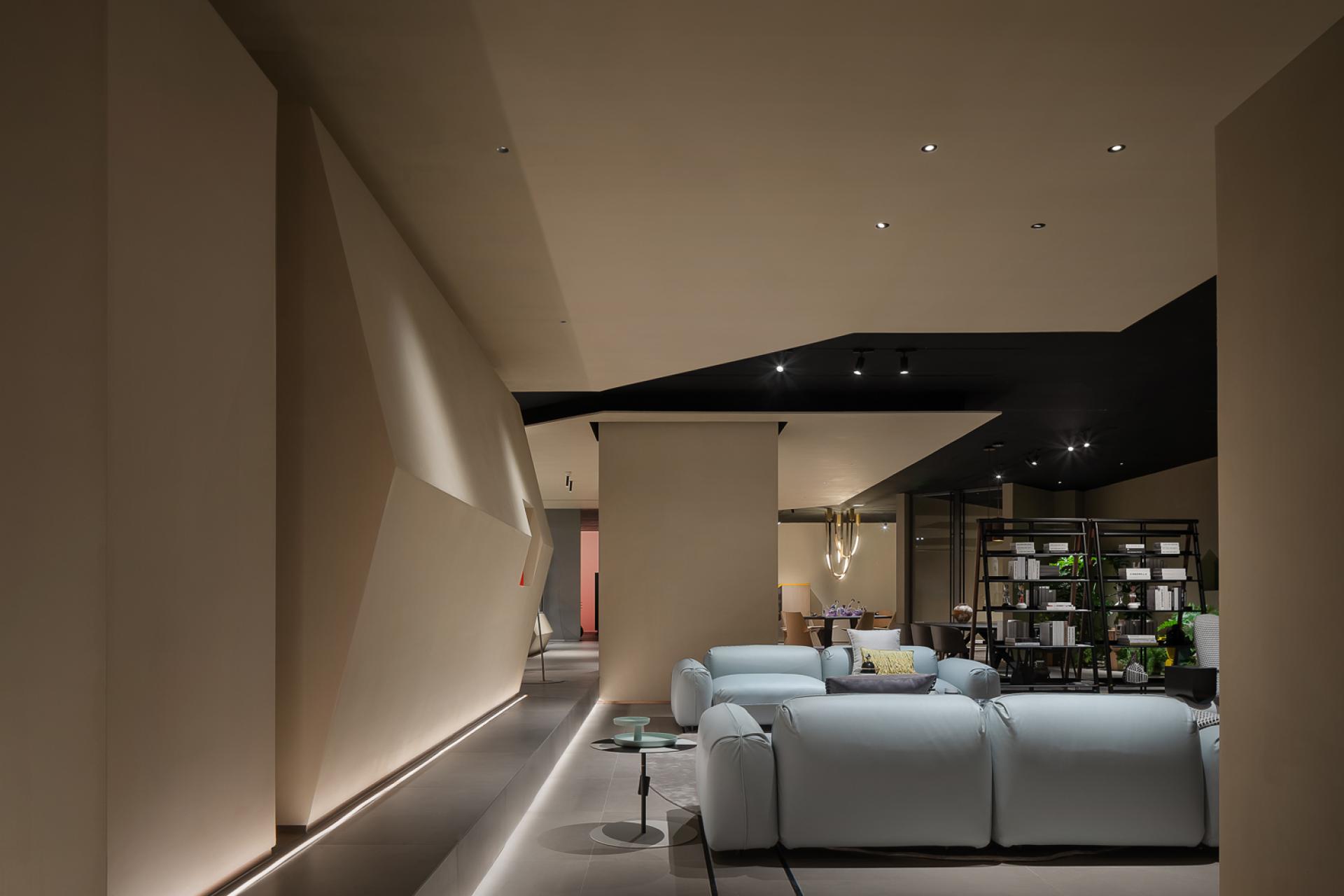 London Design Awards Winner - LOUVRE SELECT