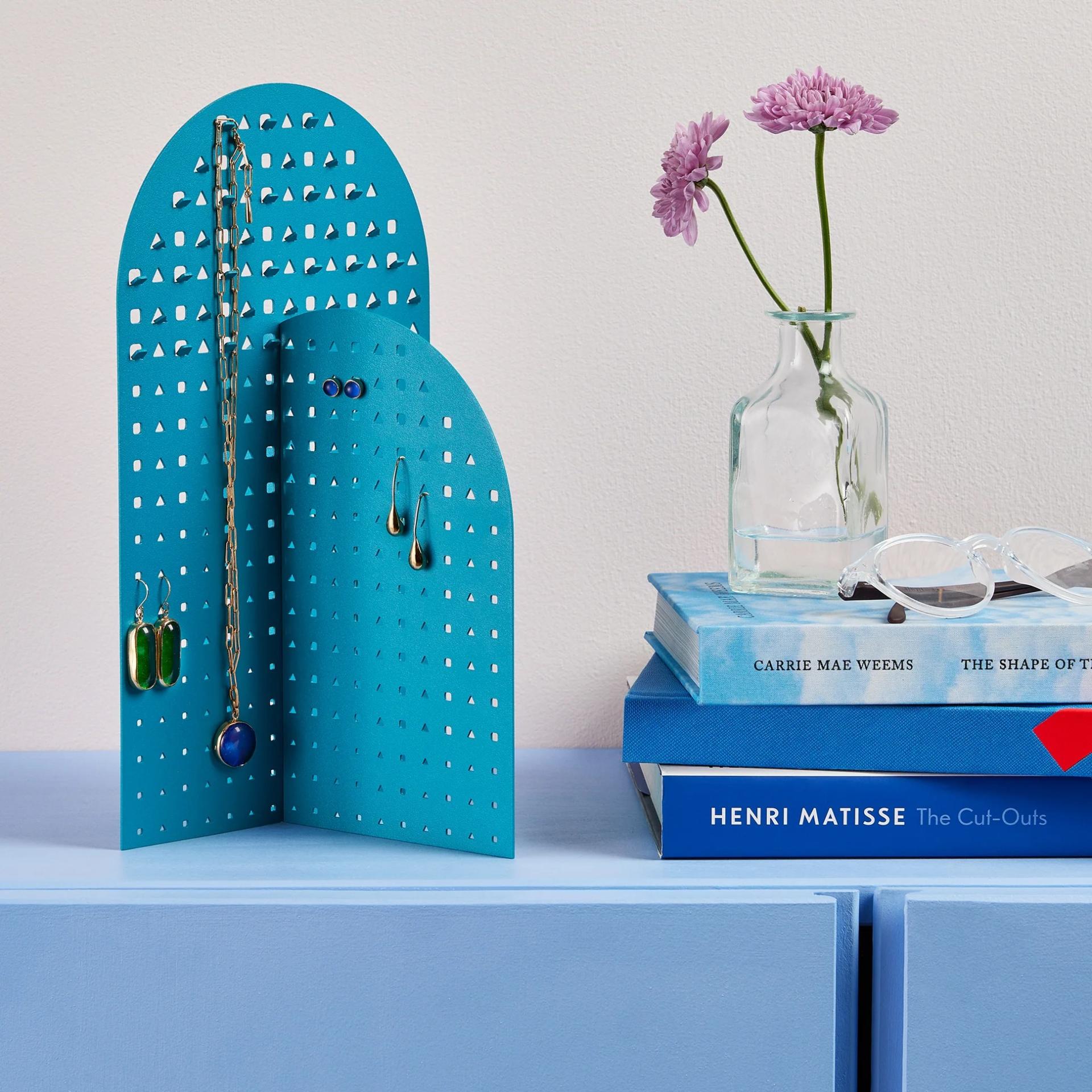 London Design Awards Winner - Modern Geometry Jewelry Stand by Nihaarika Arora