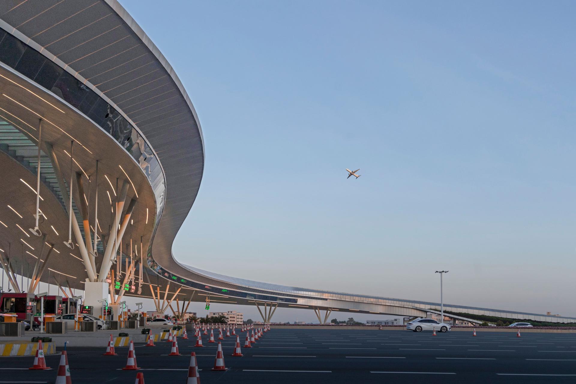 London Design Awards Winner - Guangzhou Baiyun Airport Expressway Toll Station