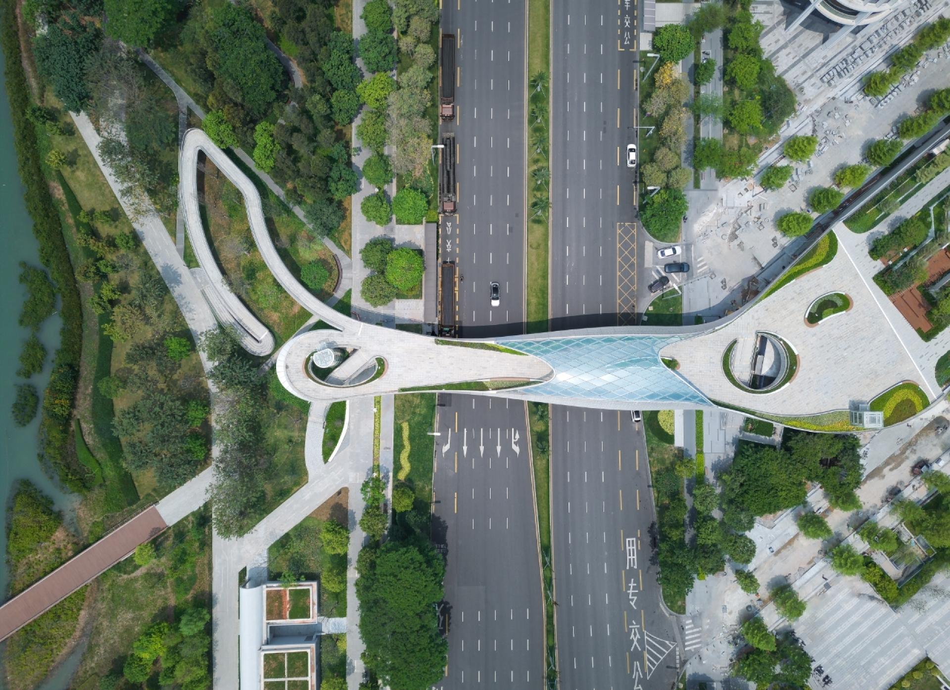 London Design Awards Winner - Shenzhen Qianhai Binhai Tingyu (G10) Overpass