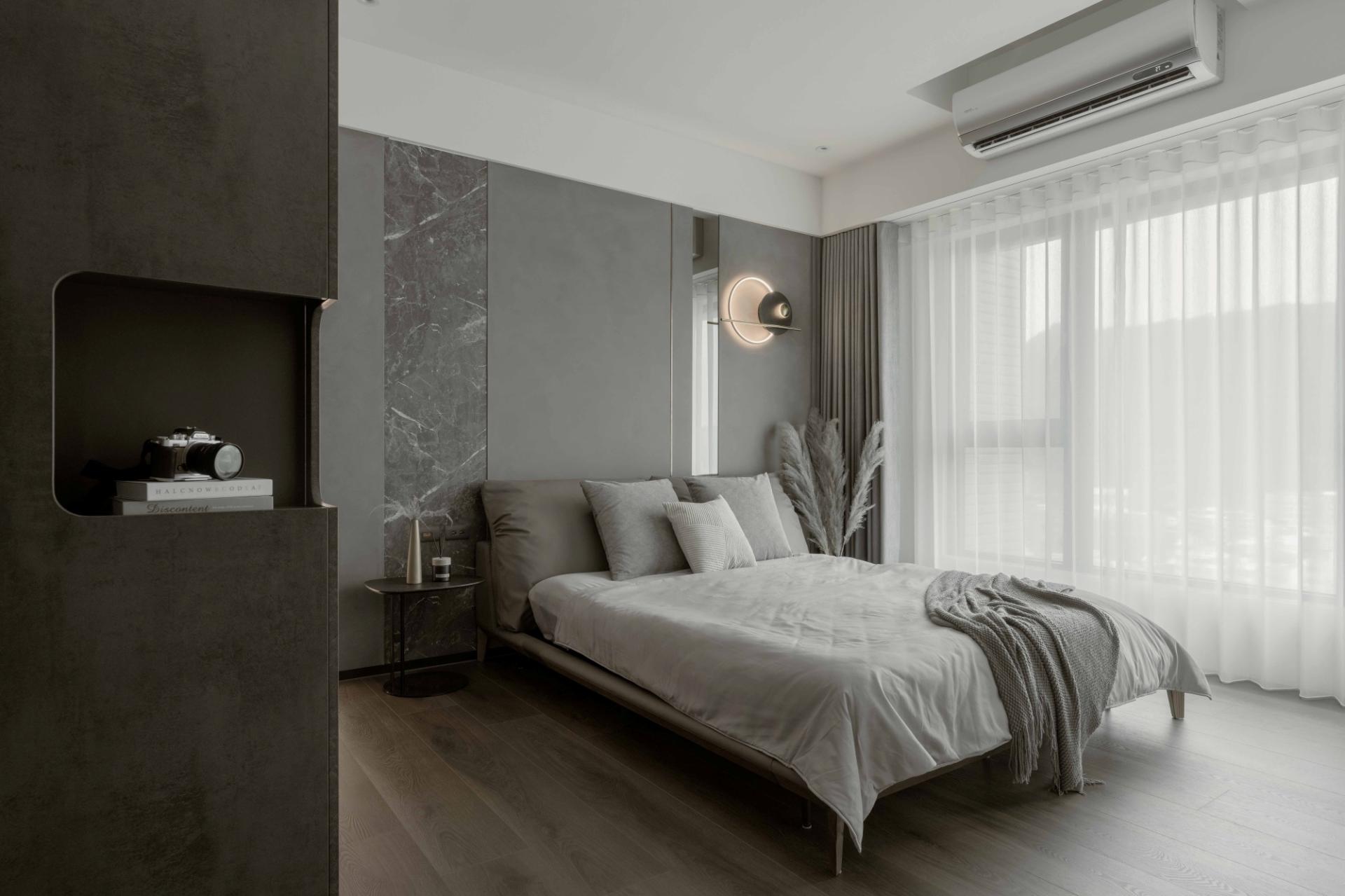London Design Awards Winner - Realm of Subtle Glow