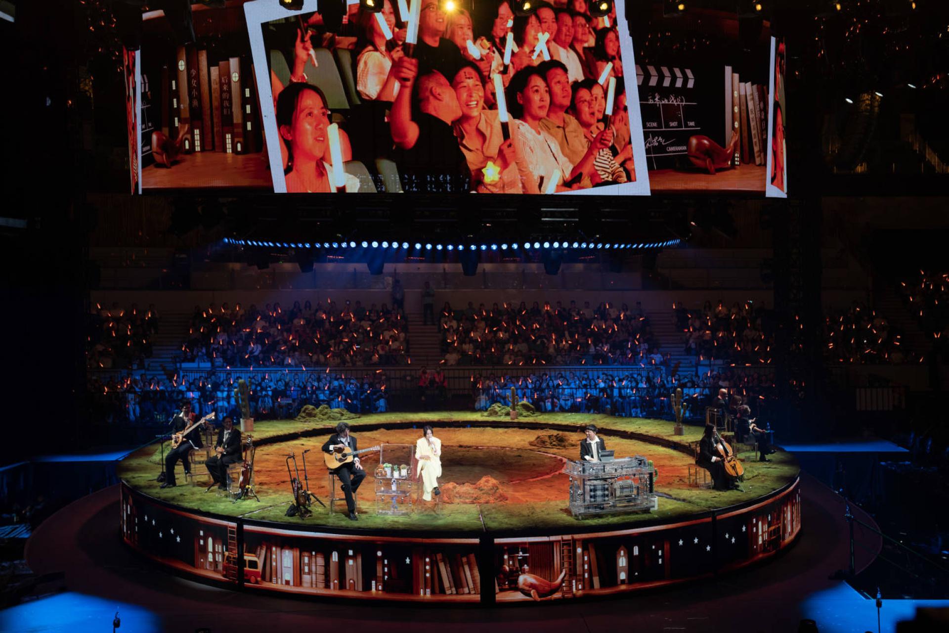London Design Awards Winner - 2025 René Final Call Live Tour