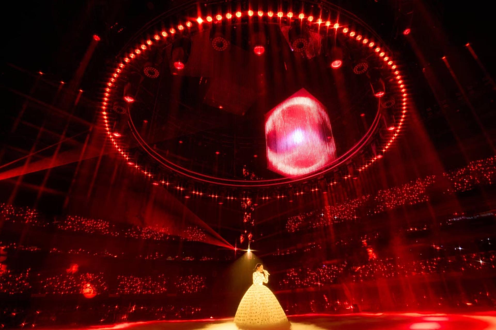 London Design Awards Winner - 2025 René Final Call Live Tour