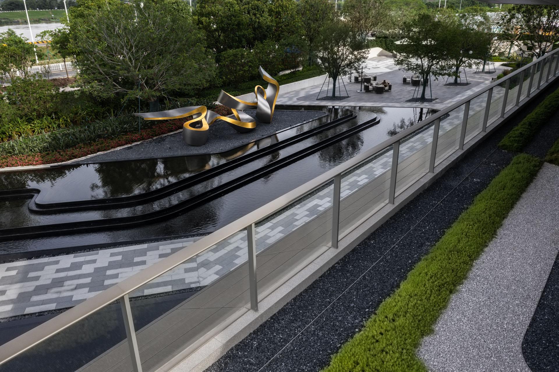 London Design Awards Winner - RISING