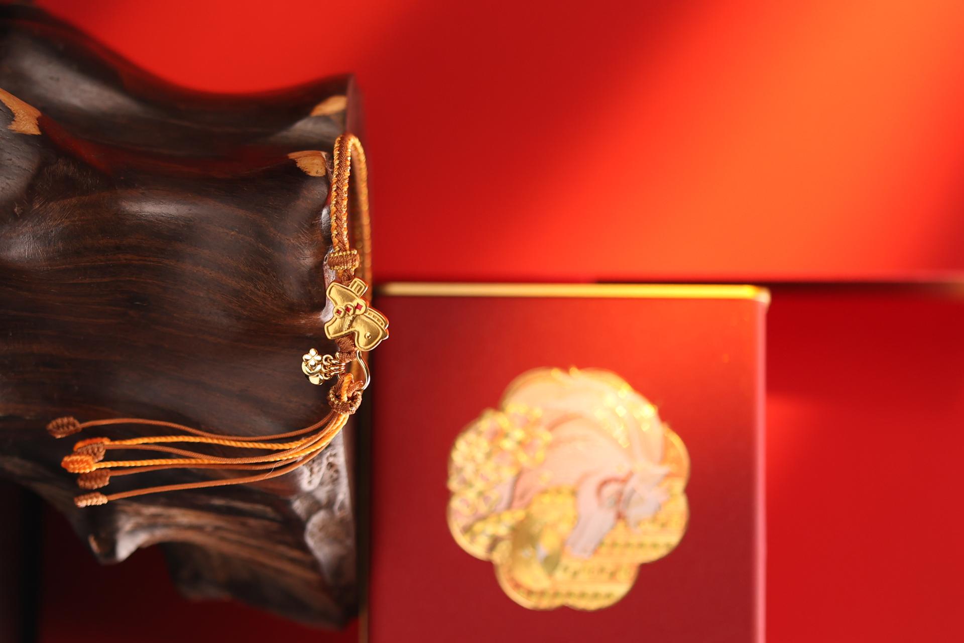 London Design Awards Winner - Good Fortune Golden Pony