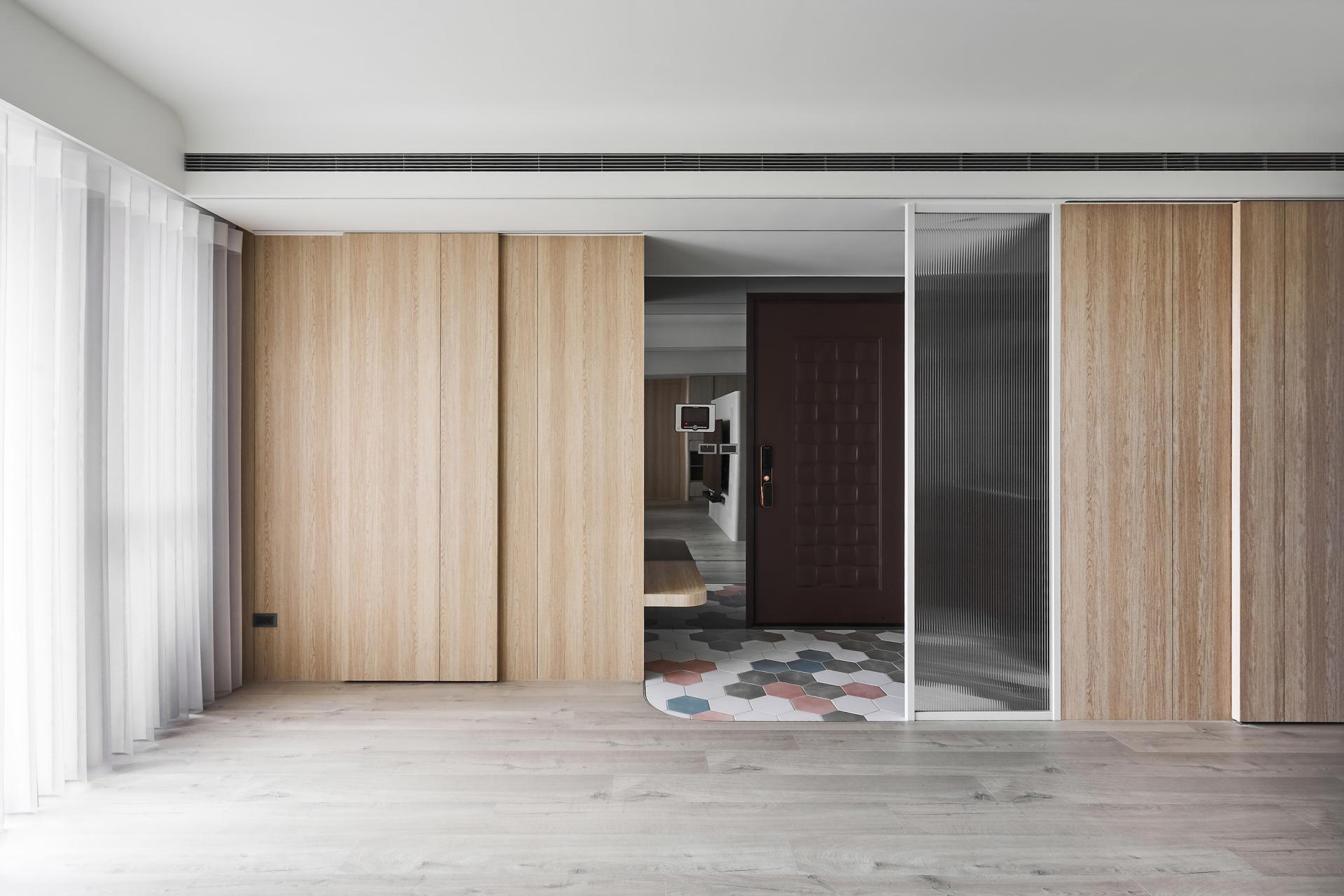 London Design Awards Winner - A Dazzling Display of Lights and Colors