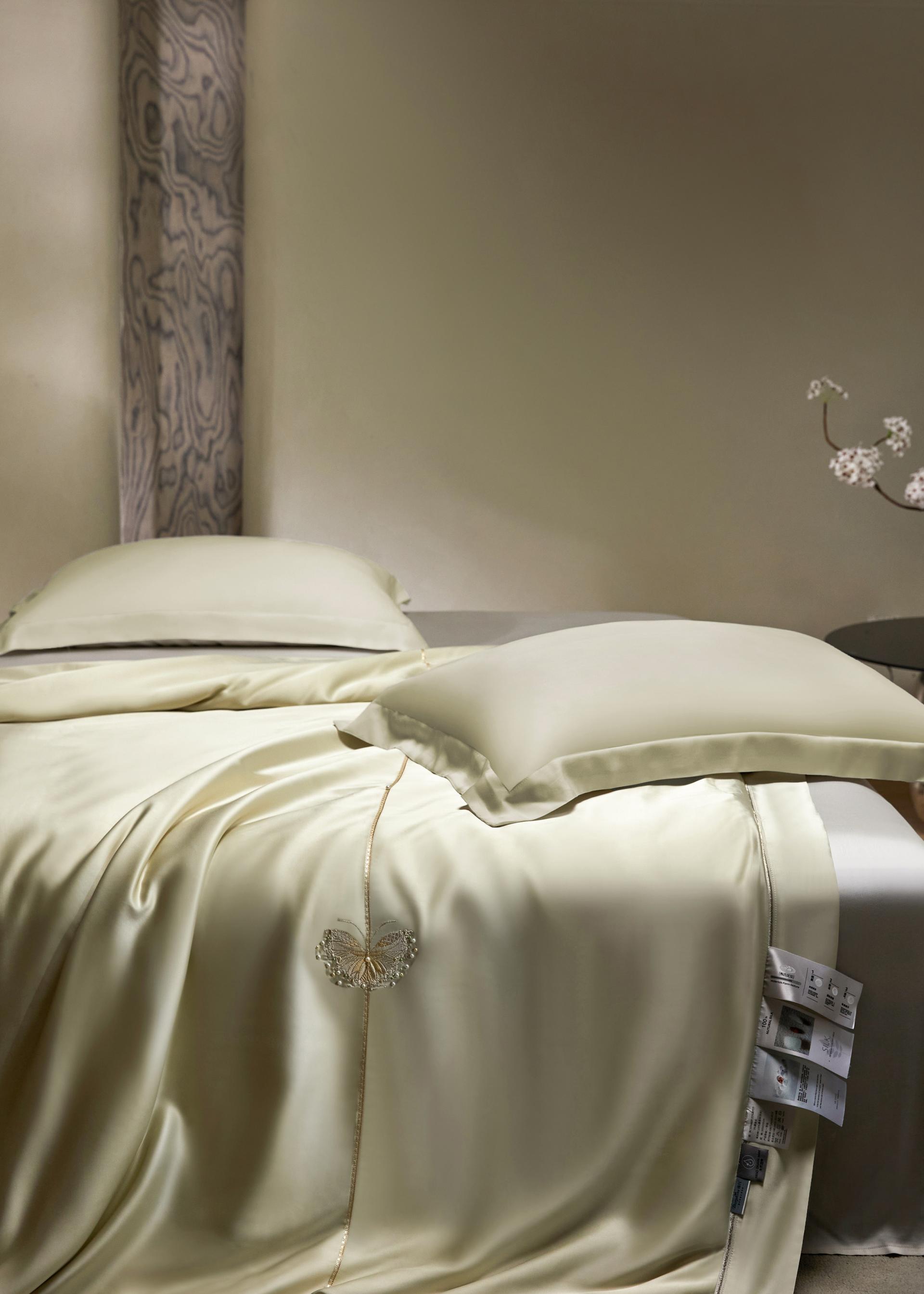London Design Awards Winner - Golden Butterfly with Pearl