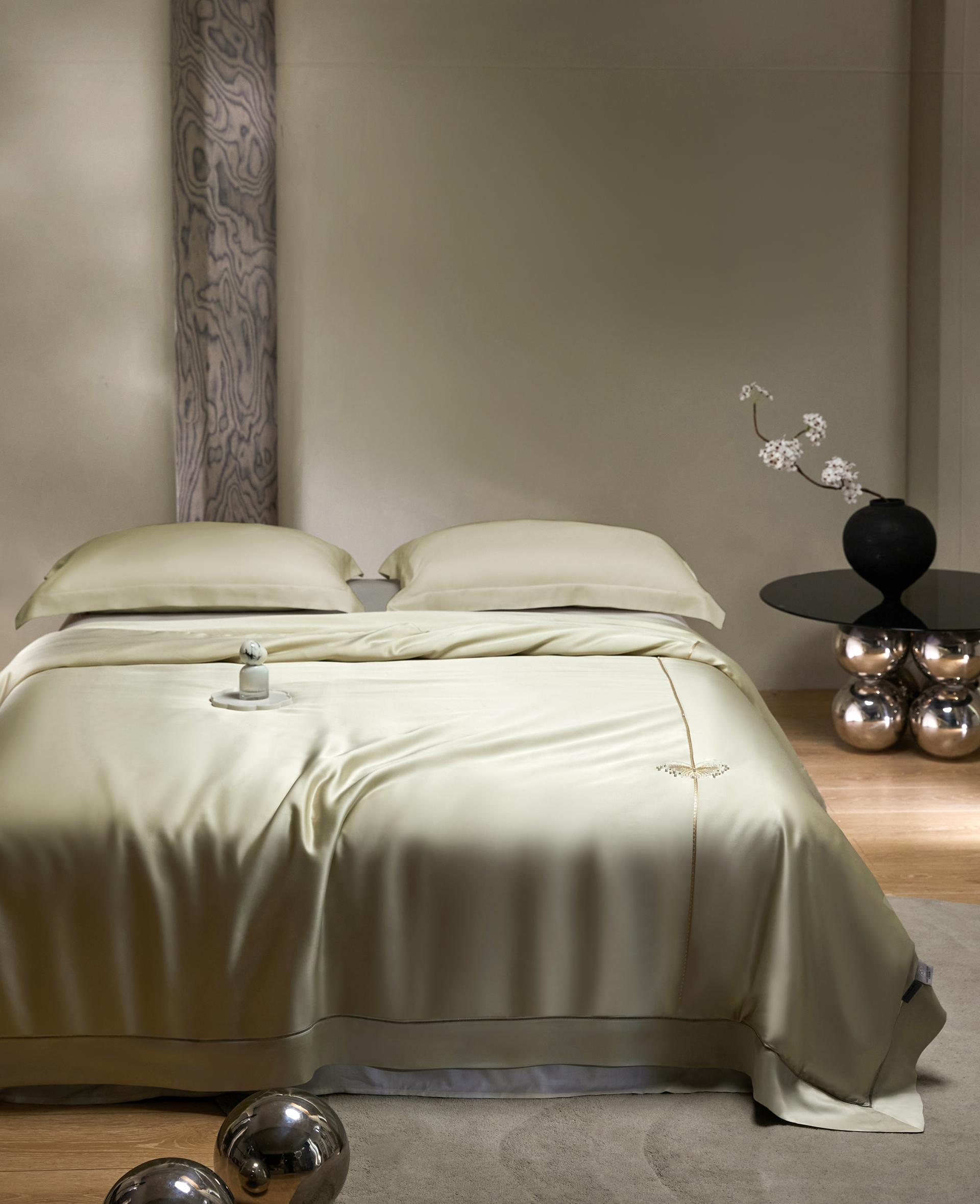 London Design Awards Winner - Golden Butterfly with Pearl