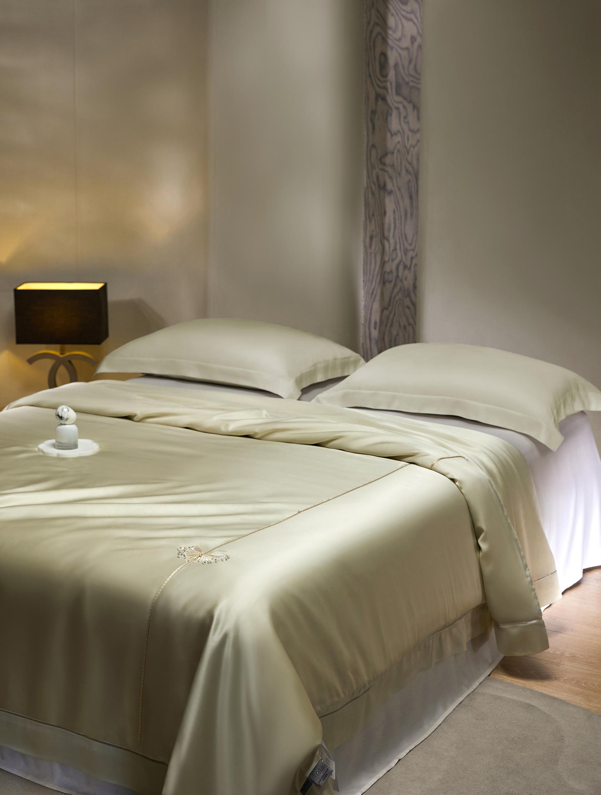 London Design Awards Winner - Golden Butterfly with Pearl