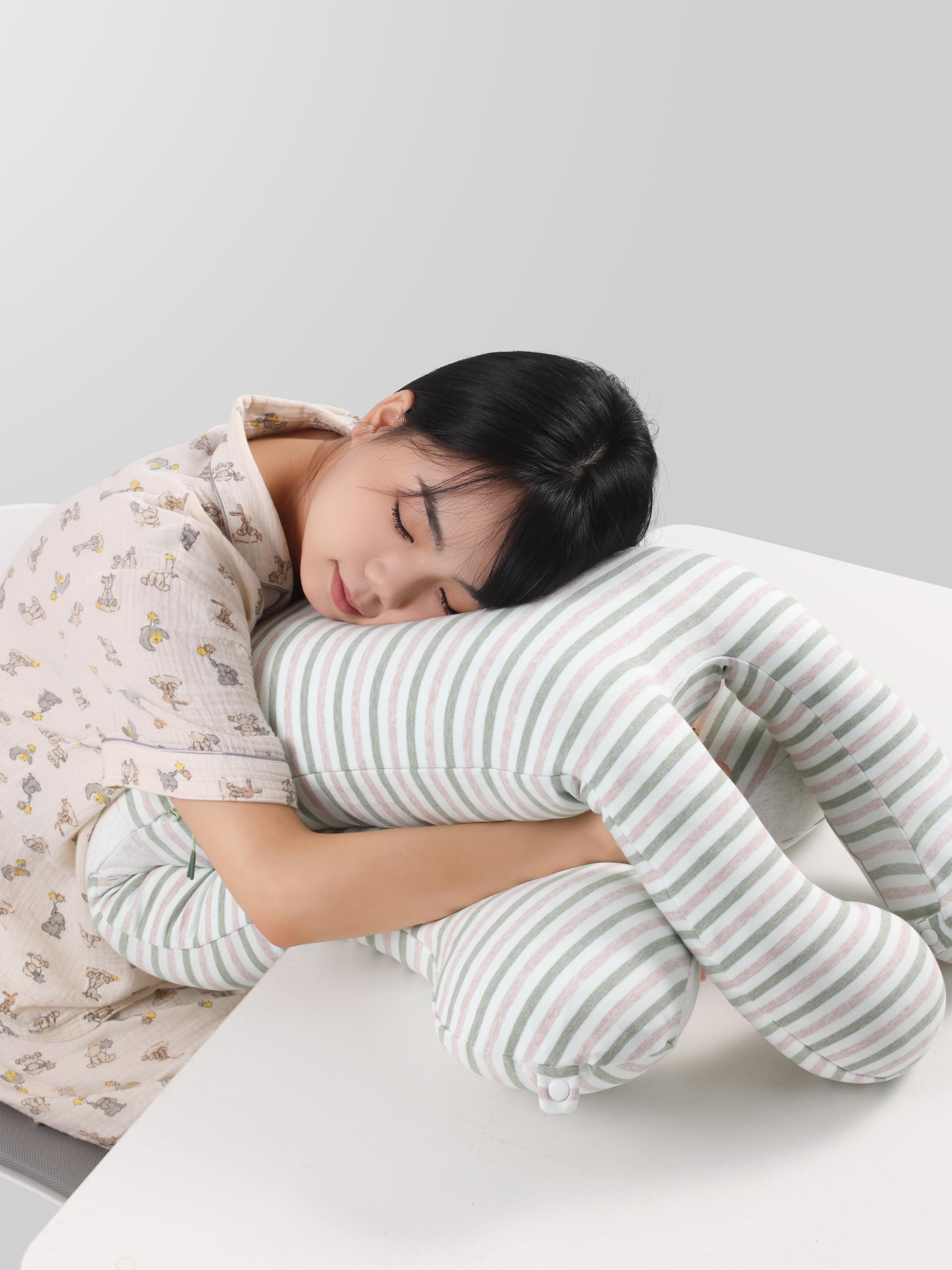 London Design Awards Winner - FUNMELON Versatile Sleeping Body Pillow