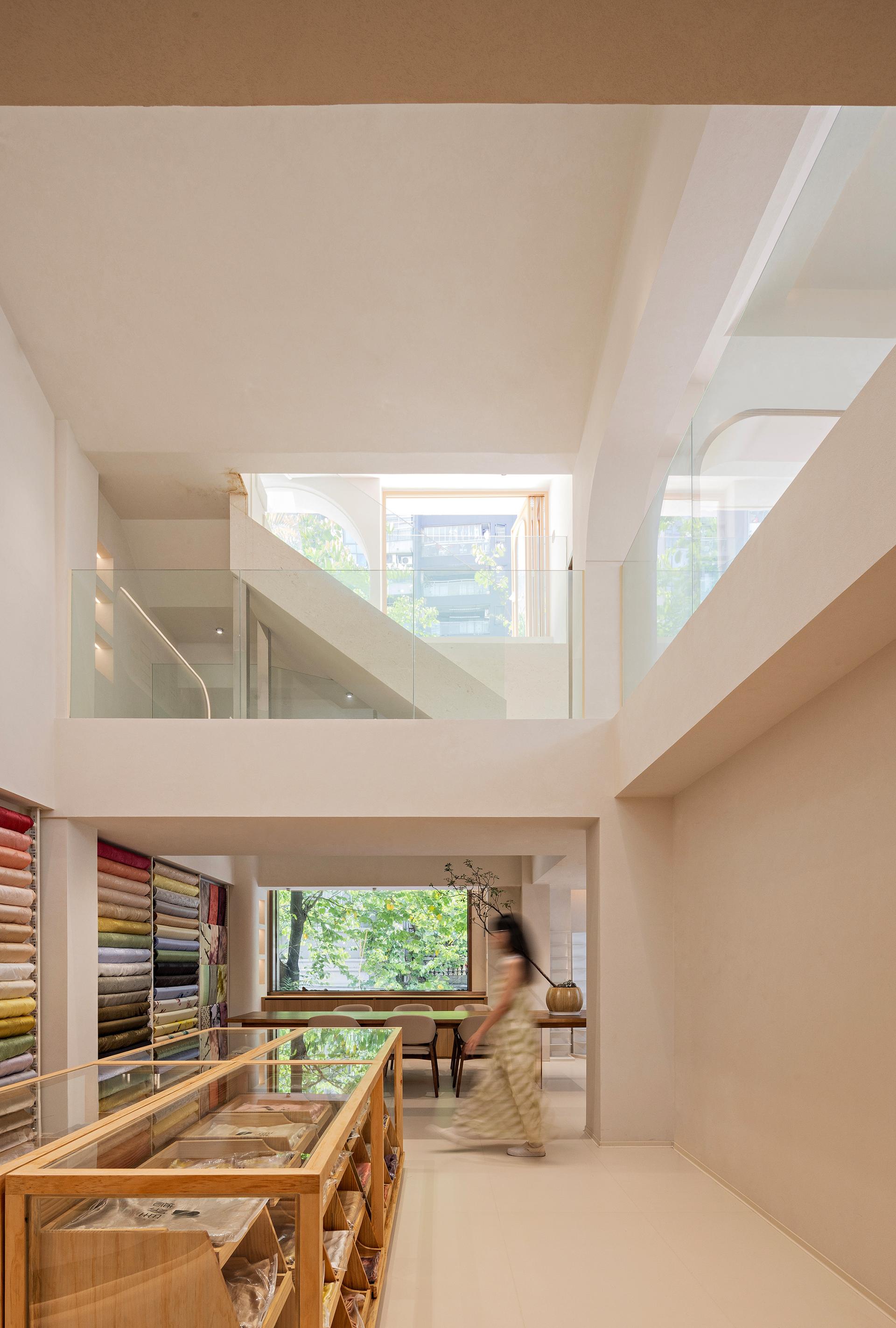 London Design Awards Winner - De Lin Li （ Silk Coffee Lifestyle Store ）
