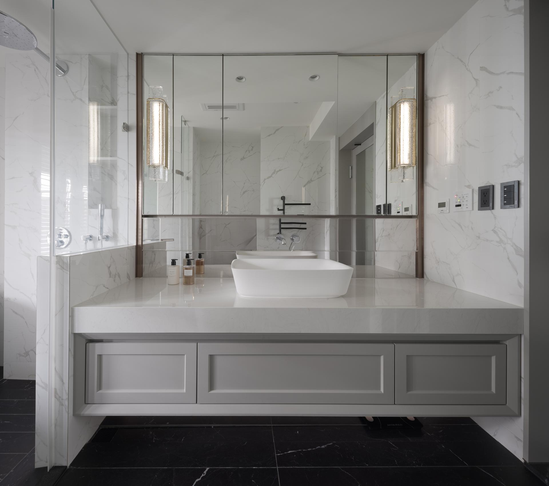 London Design Awards Winner - Ink Radiance