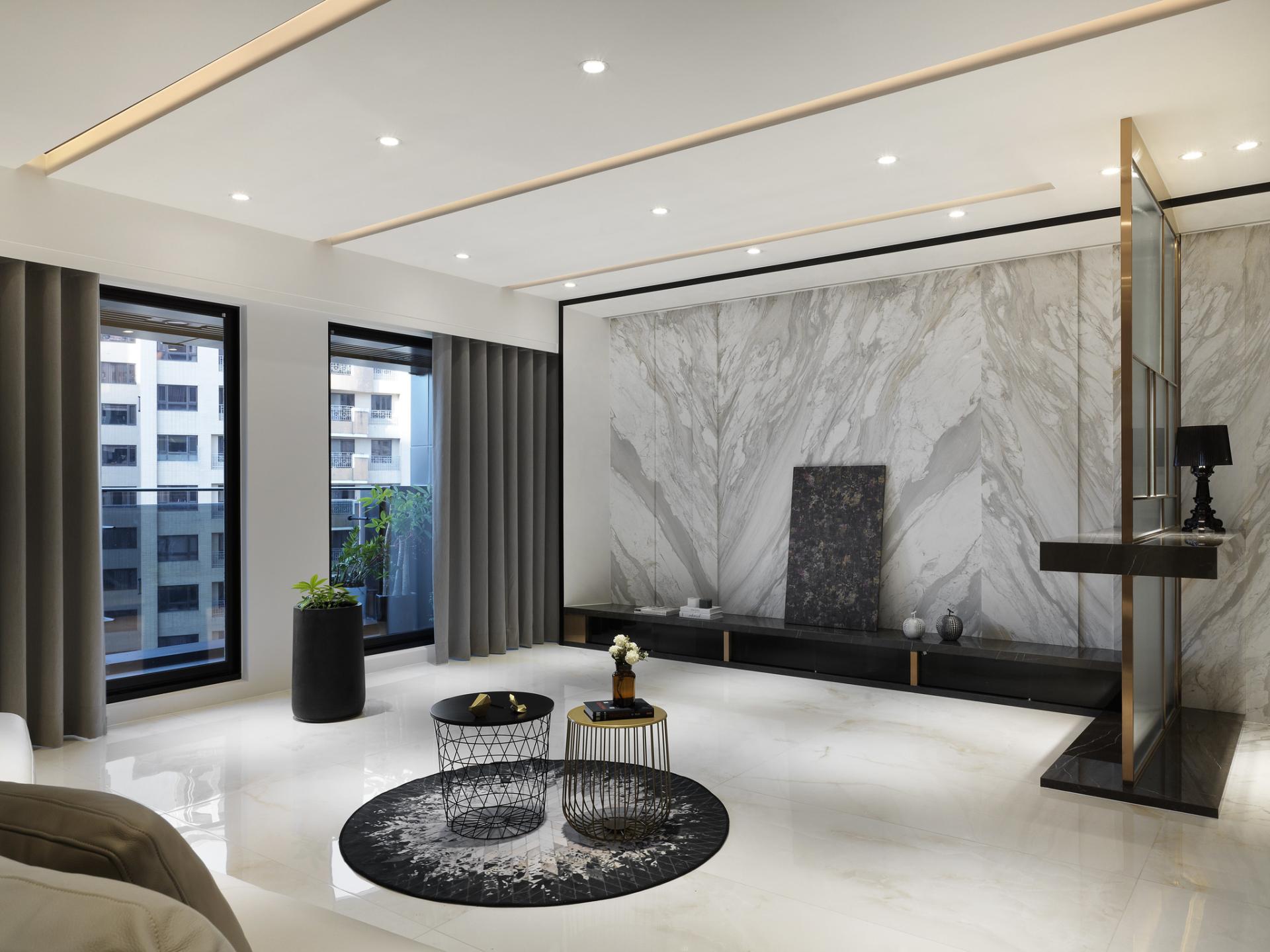 London Design Awards Winner - Life with elegance and gold