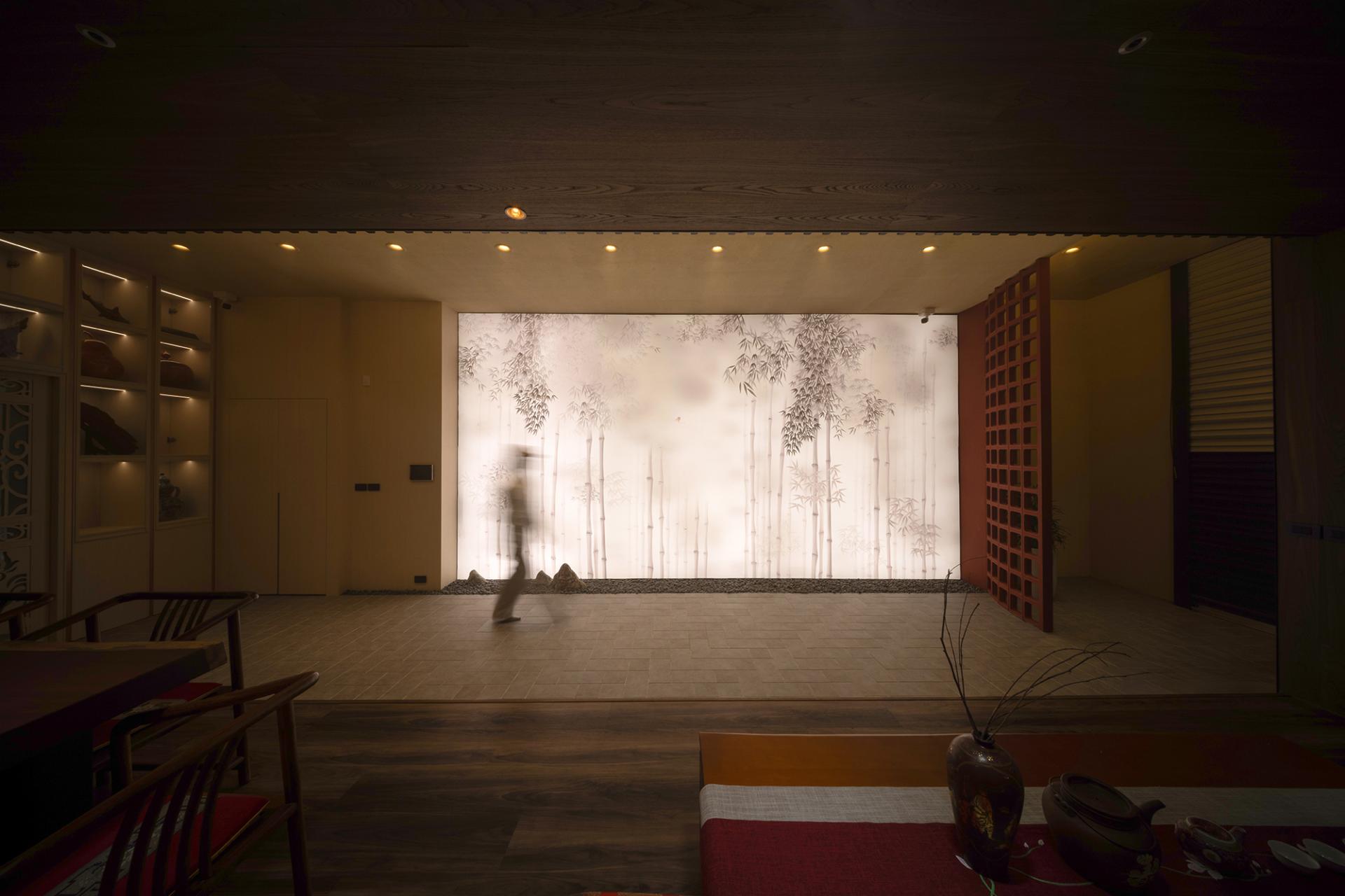 London Design Awards Winner - Crimson Resonance