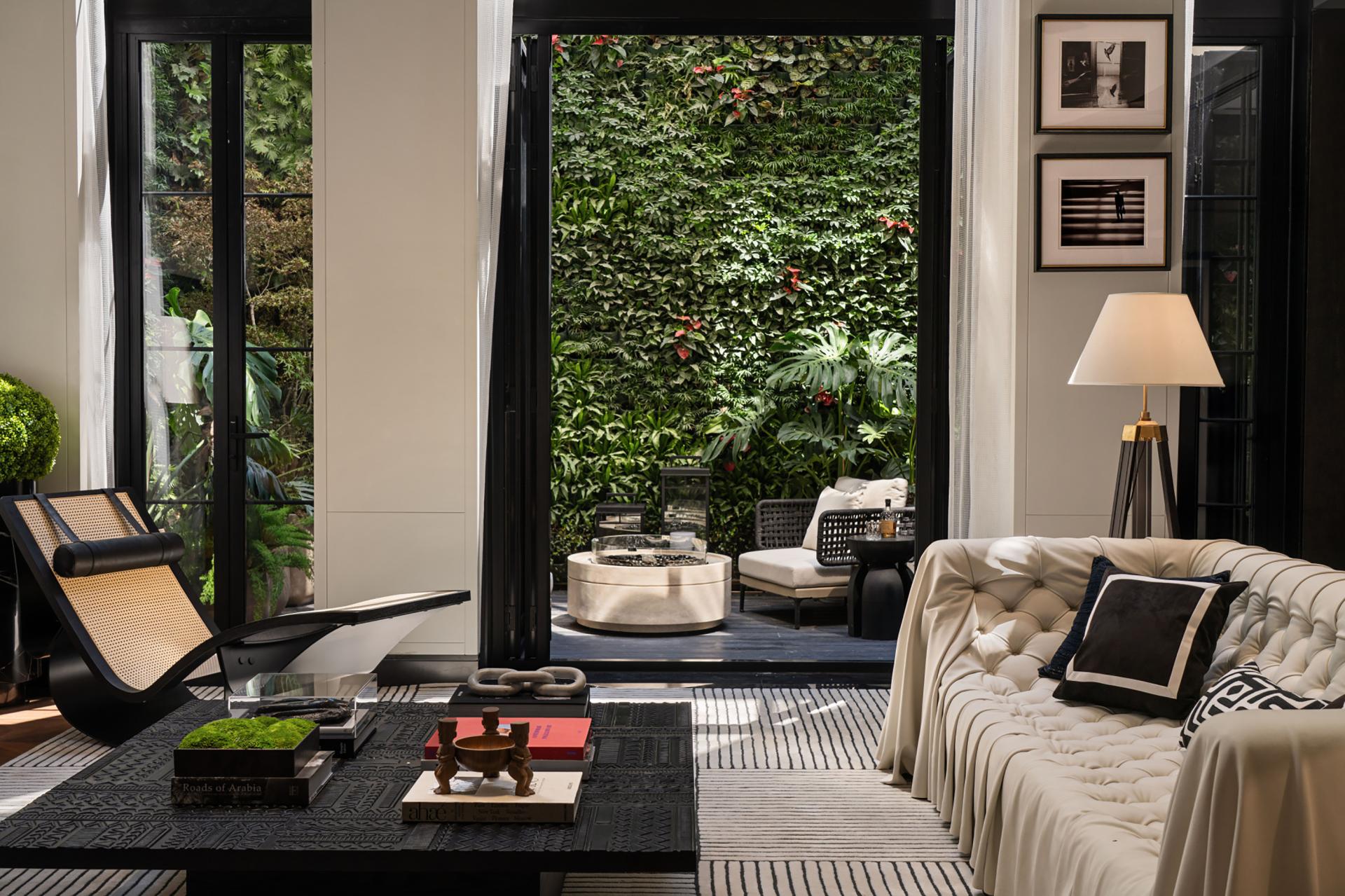 London Design Awards Winner - PHOENIX MANSION