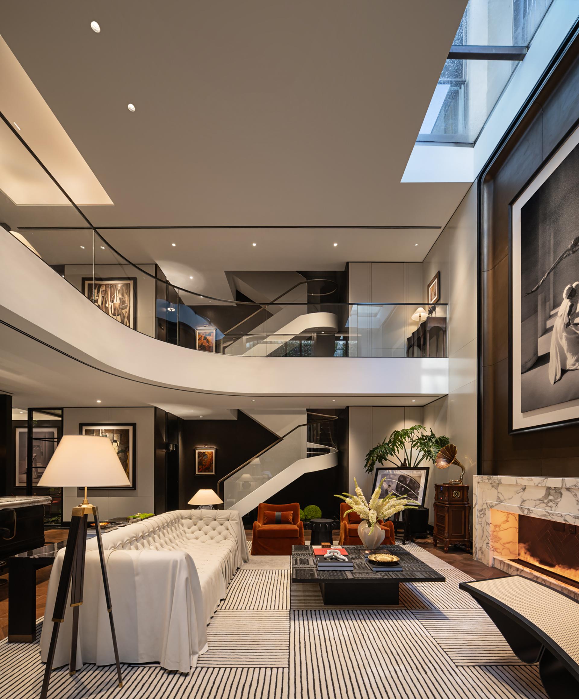 London Design Awards Winner - PHOENIX MANSION