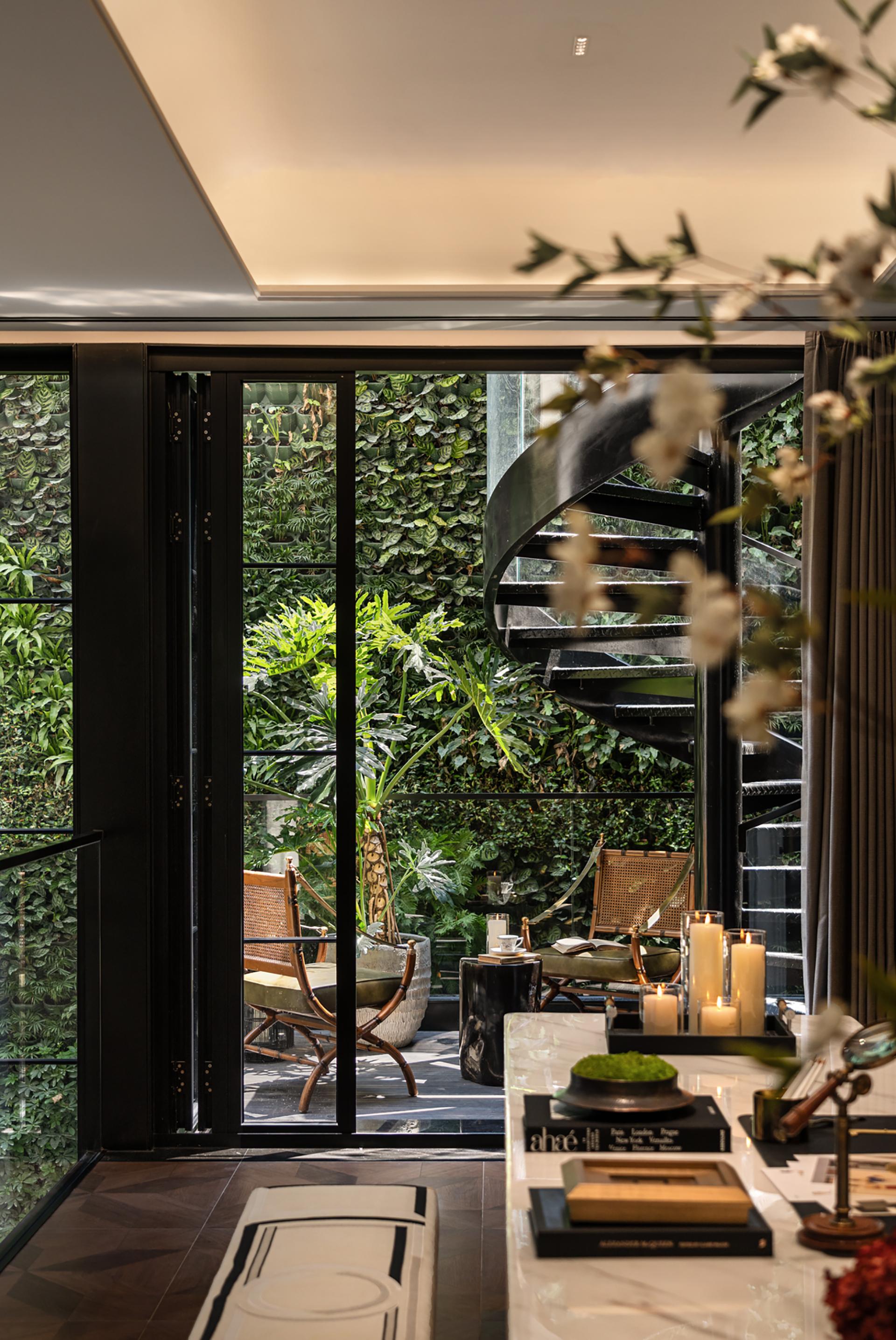 London Design Awards Winner - PHOENIX MANSION