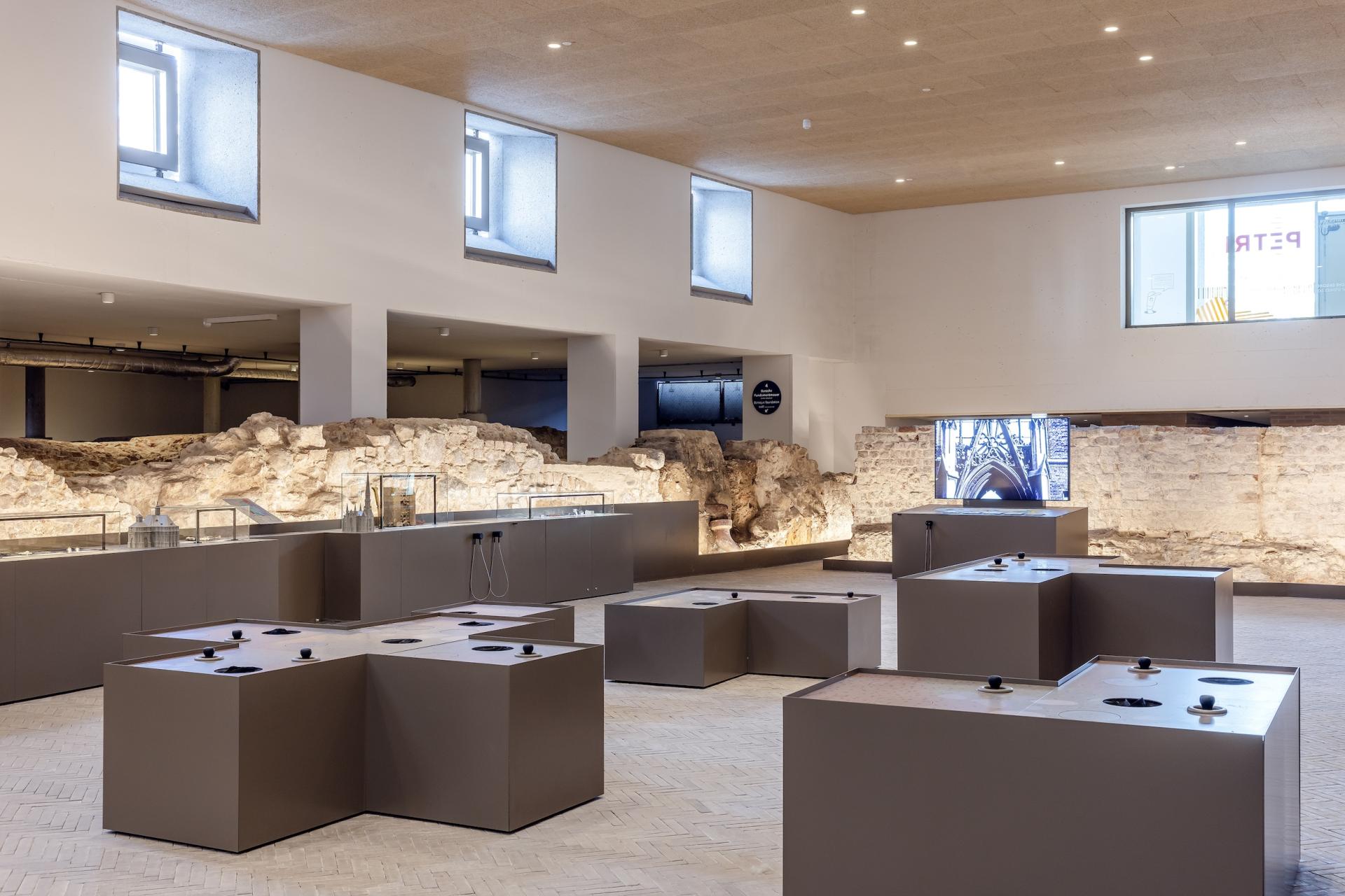 London Design Awards Winner - PETRI Berlin