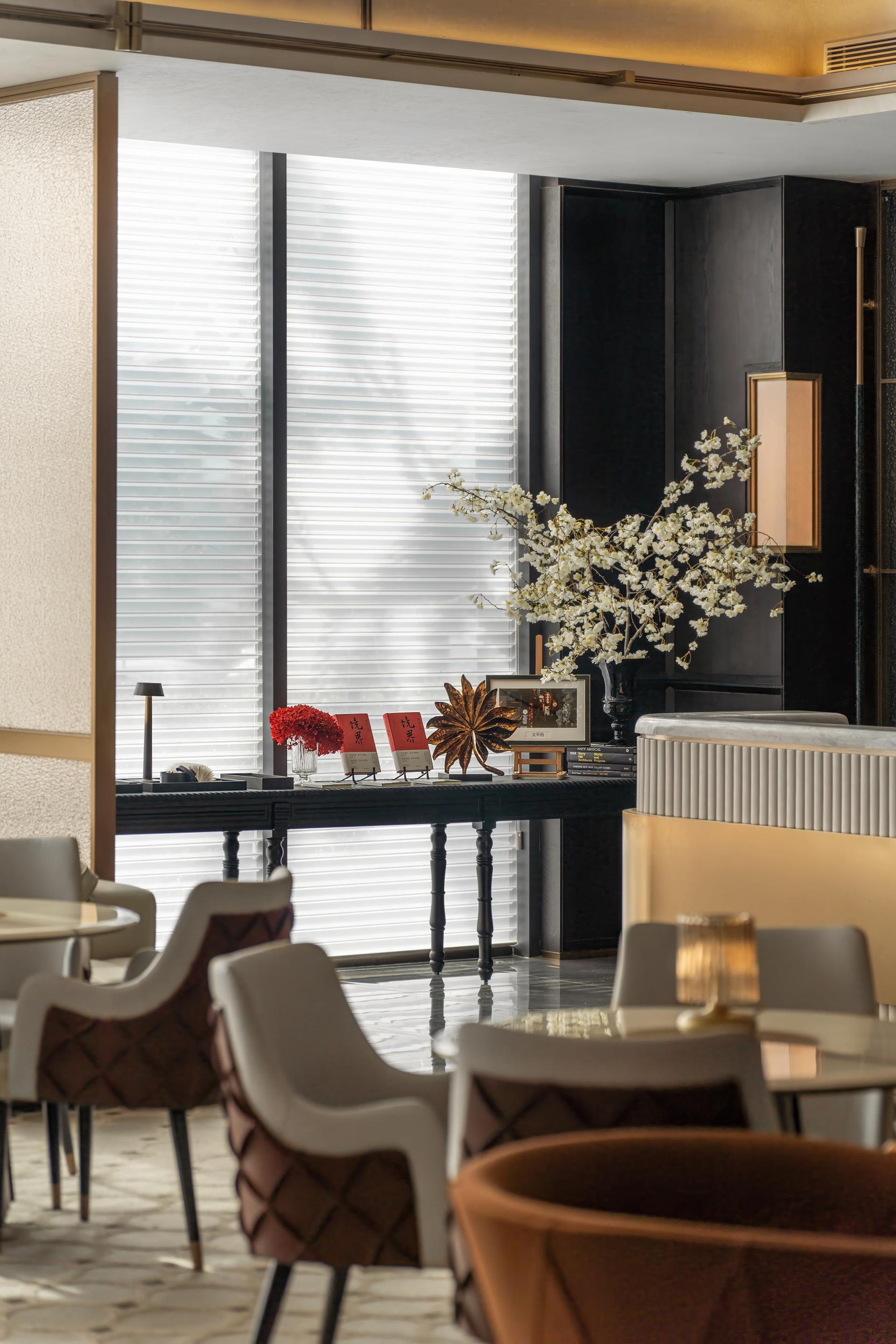London Design Awards Winner - Sales Center