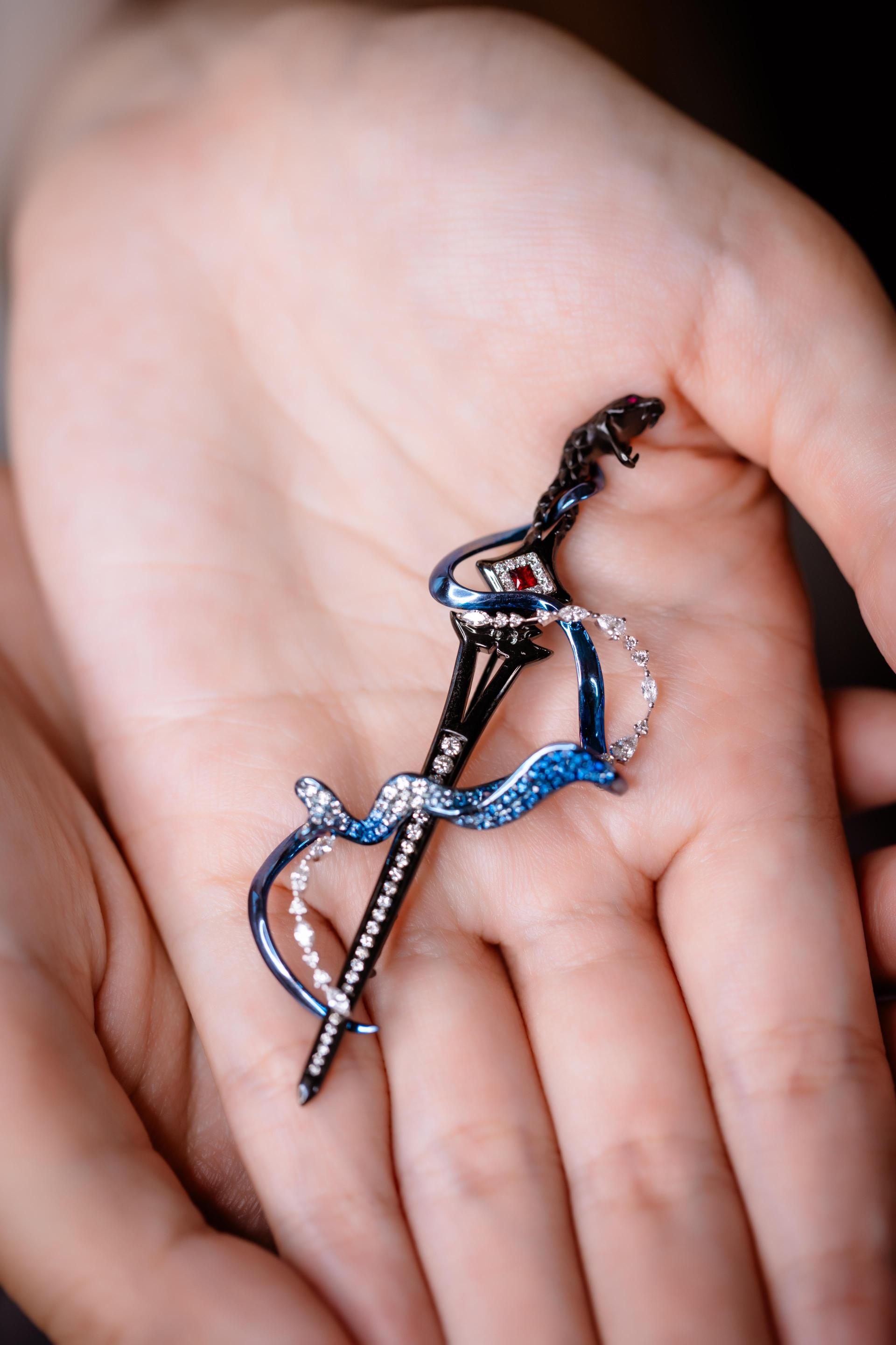 London Design Awards Winner - A Dialogue Between Wildness and Civilization Brooch