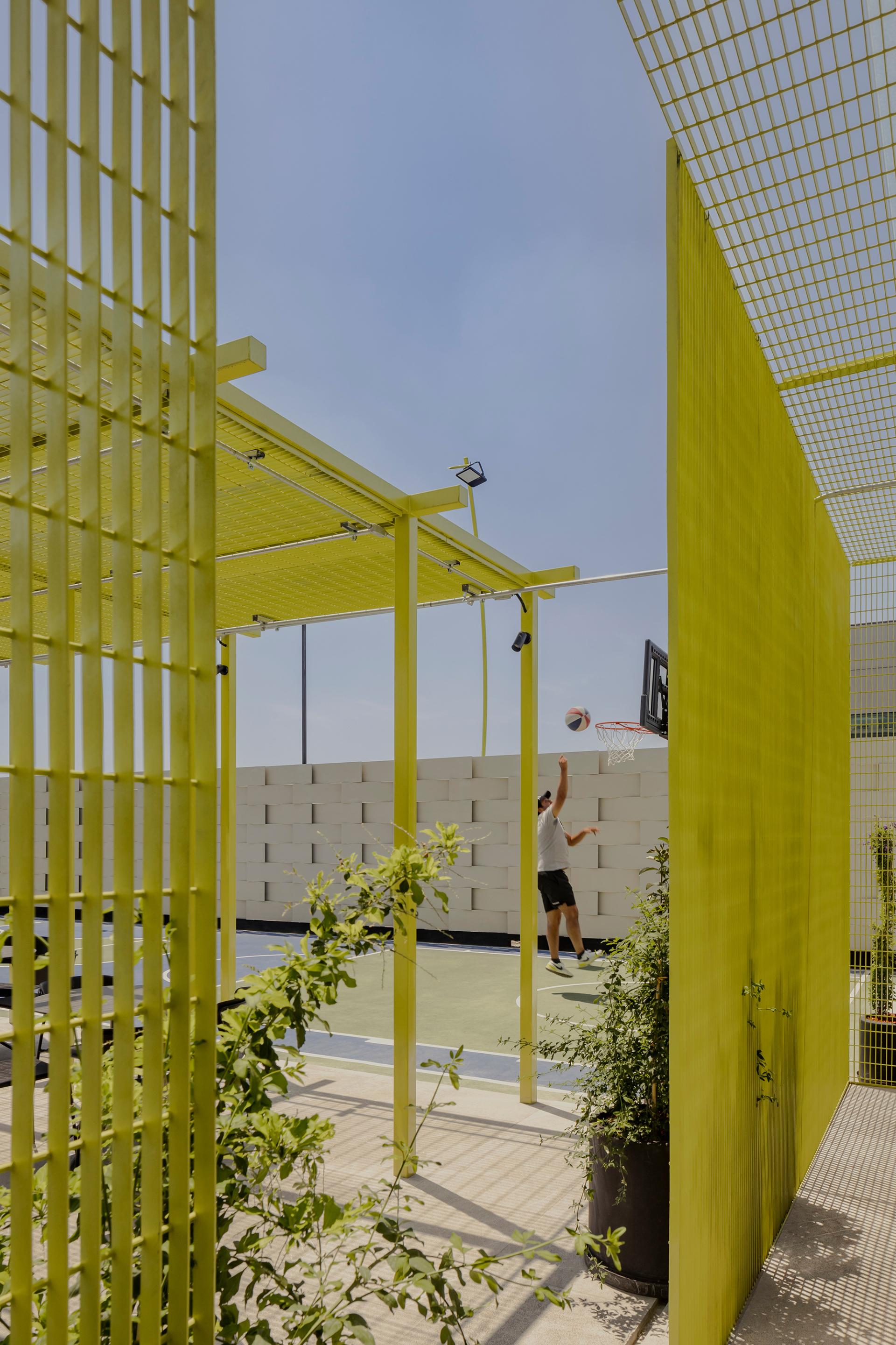 London Design Awards Winner - Santander Work Lab Terrace