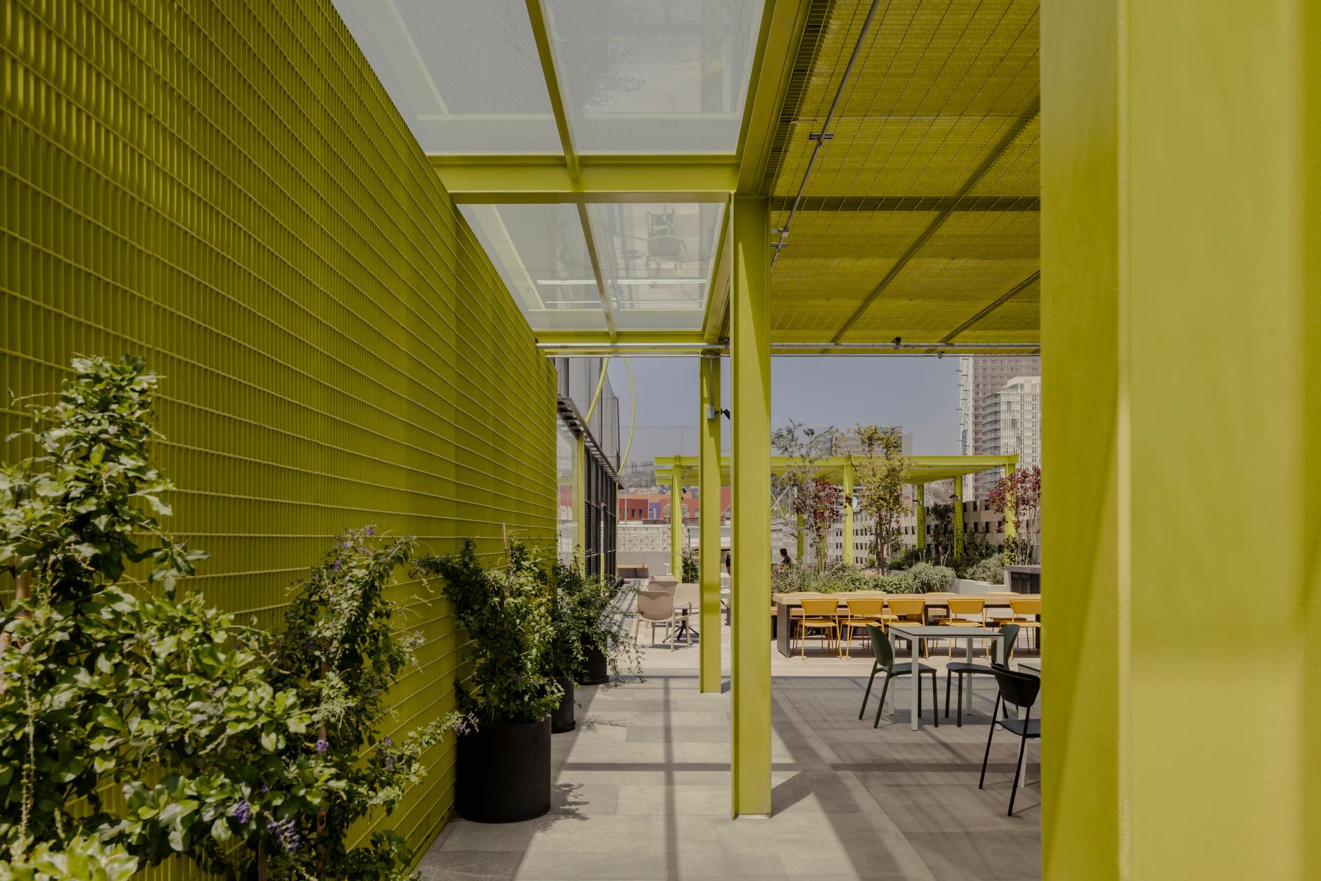 London Design Awards Winner - Santander Work Lab Terrace